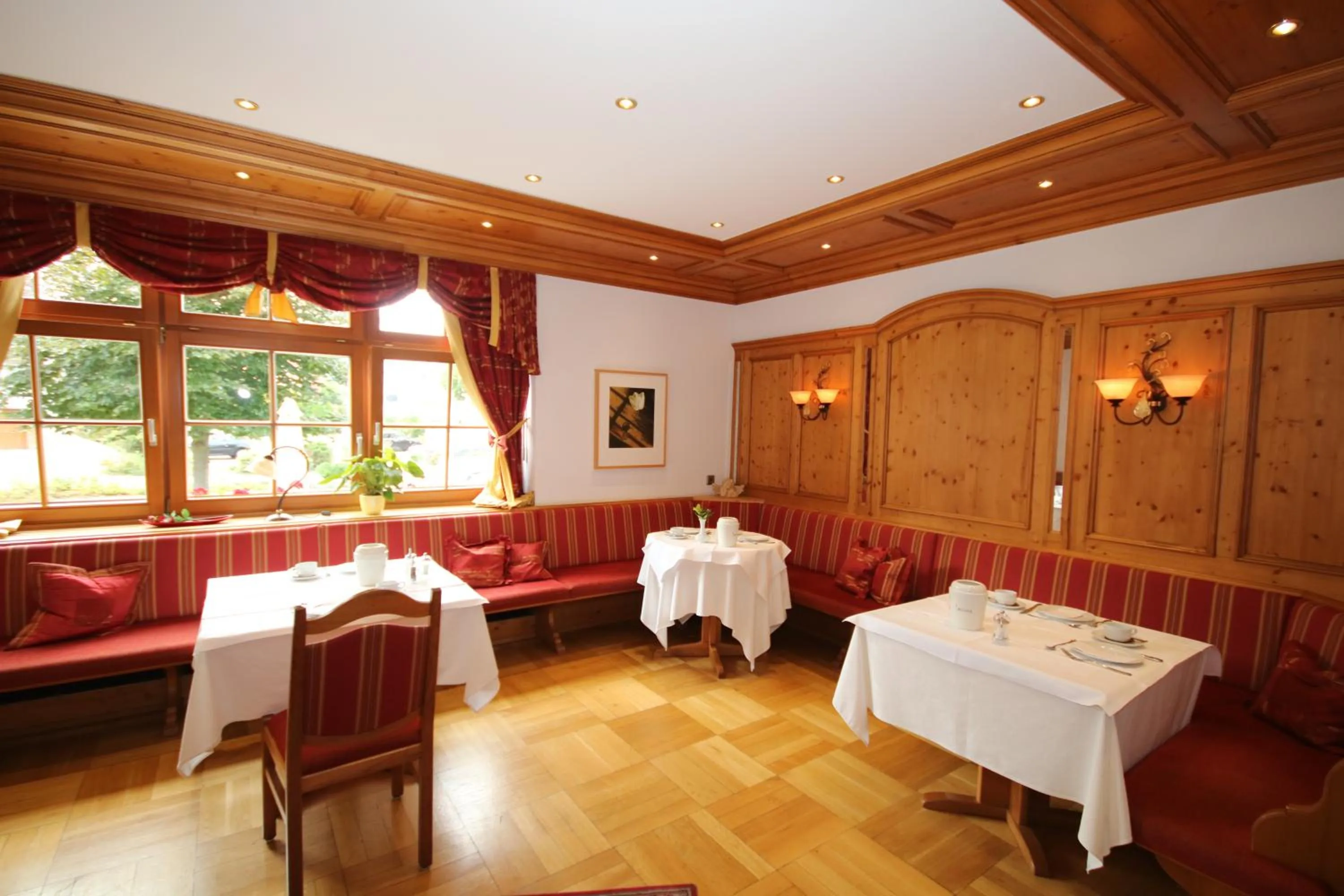 Restaurant/places to eat in Hotel-Restaurant Hirsch
