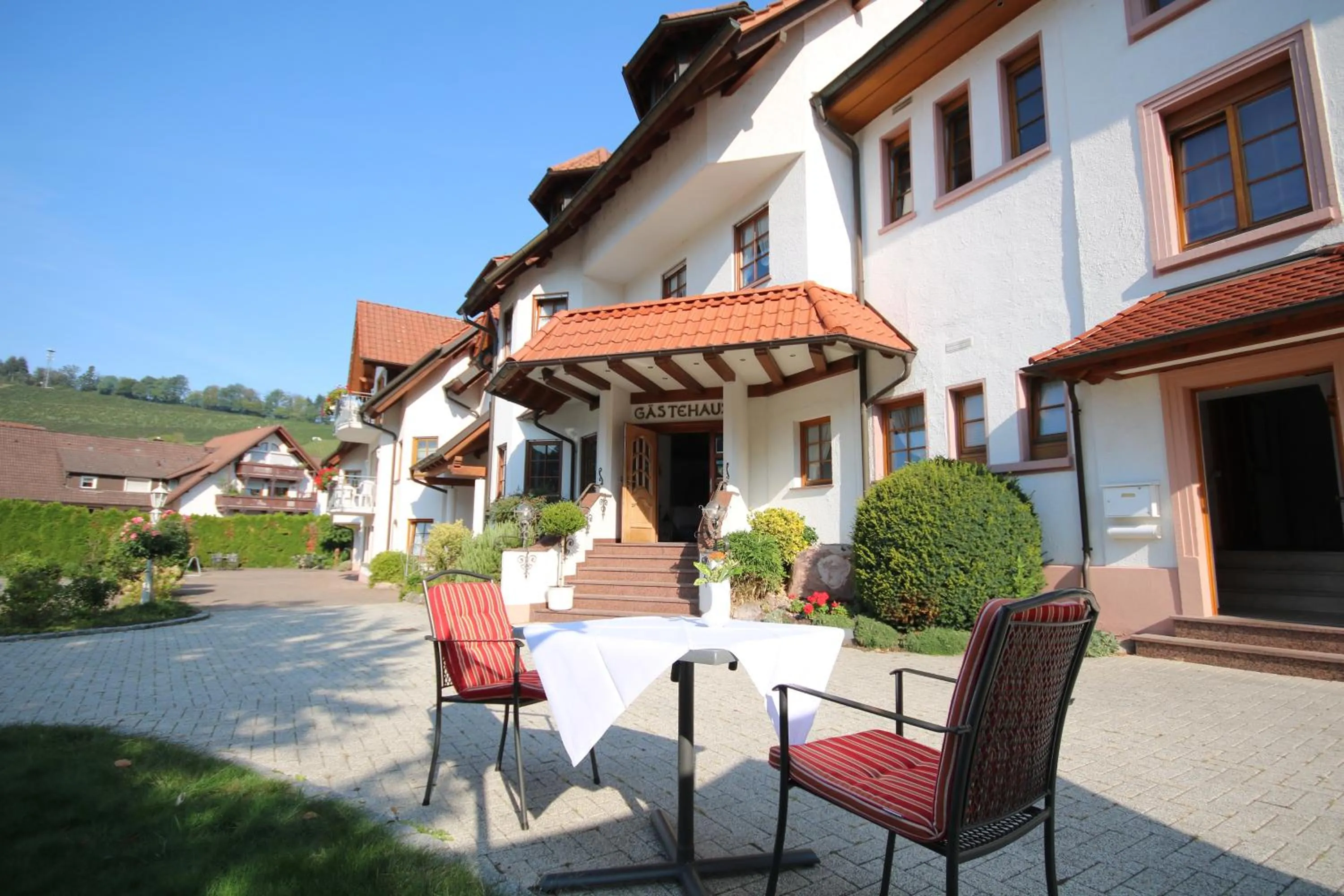 Property building in Hotel-Restaurant Hirsch