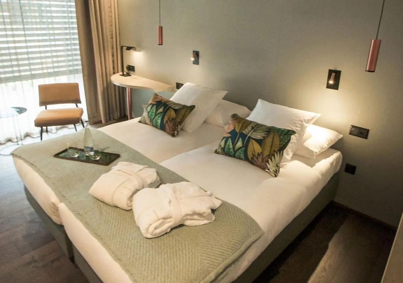 Photo of the whole room in Hôtel Restaurant Port-Conty