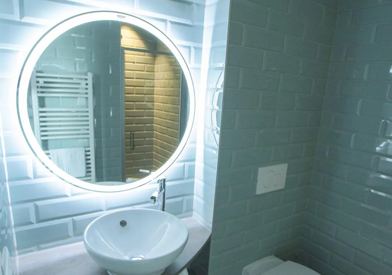 Bathroom in Hôtel Restaurant Port-Conty