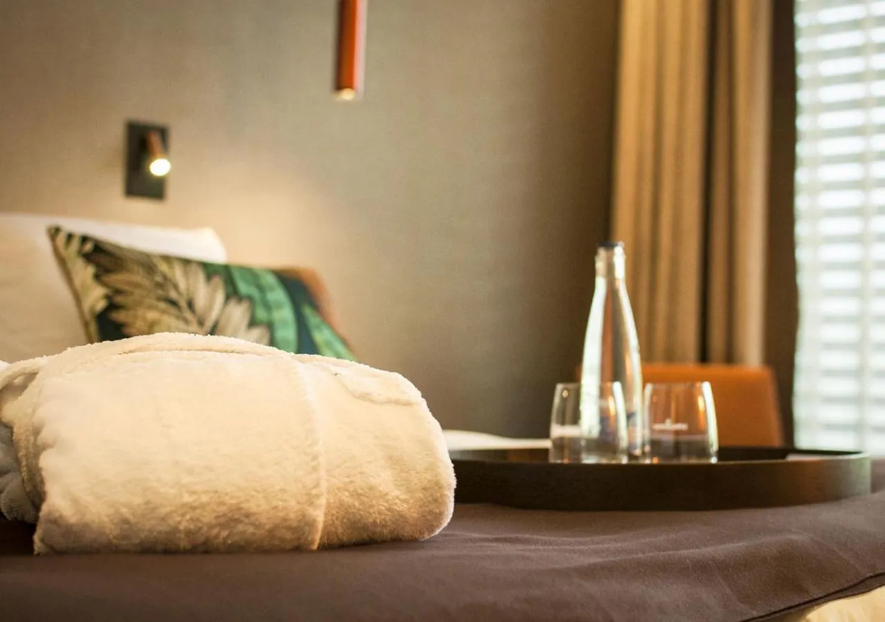 Decorative detail in Hôtel Restaurant Port-Conty