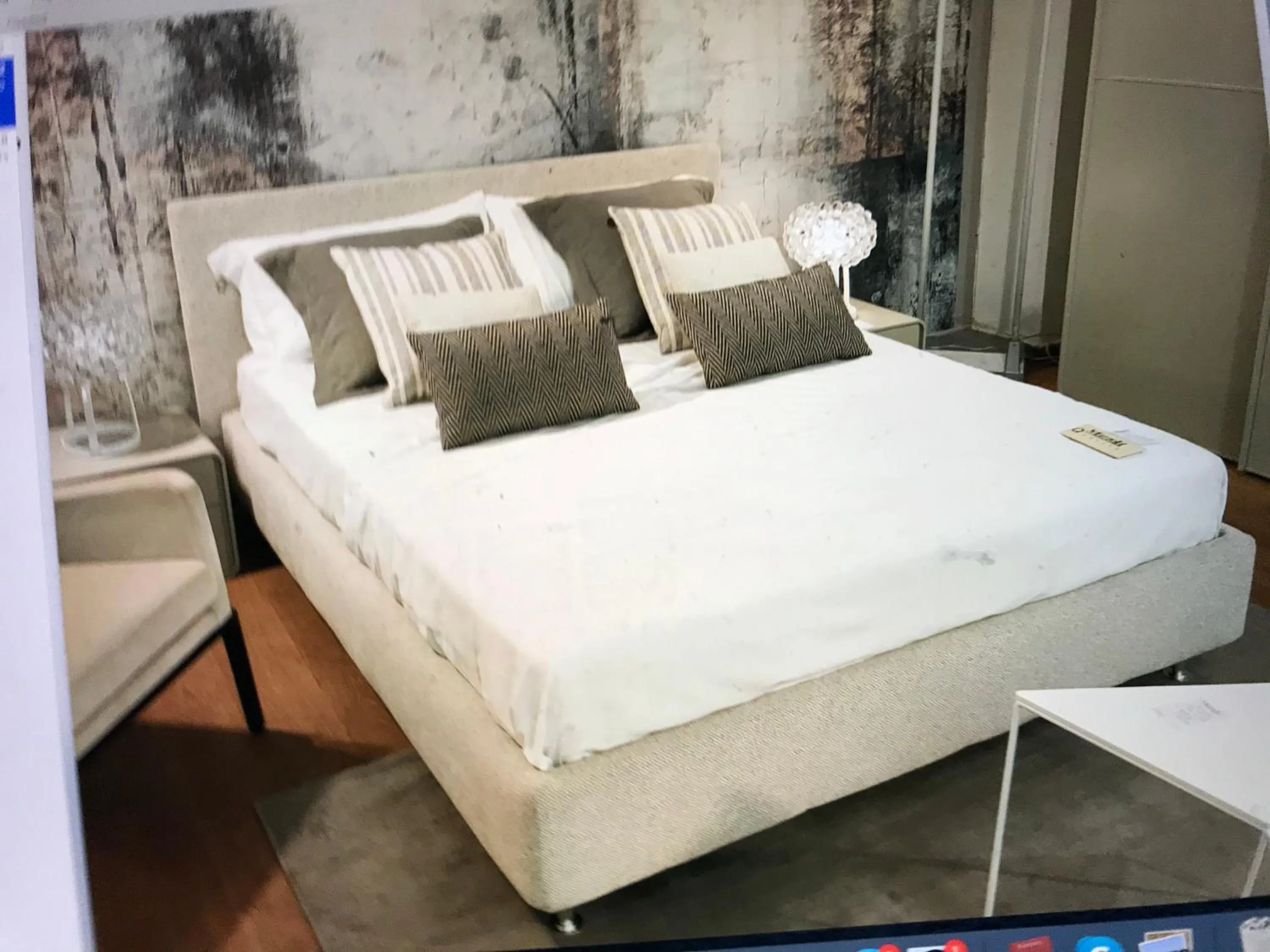 Bed in Loft Apartment , La Terrasse Centre Ville d'Arles,