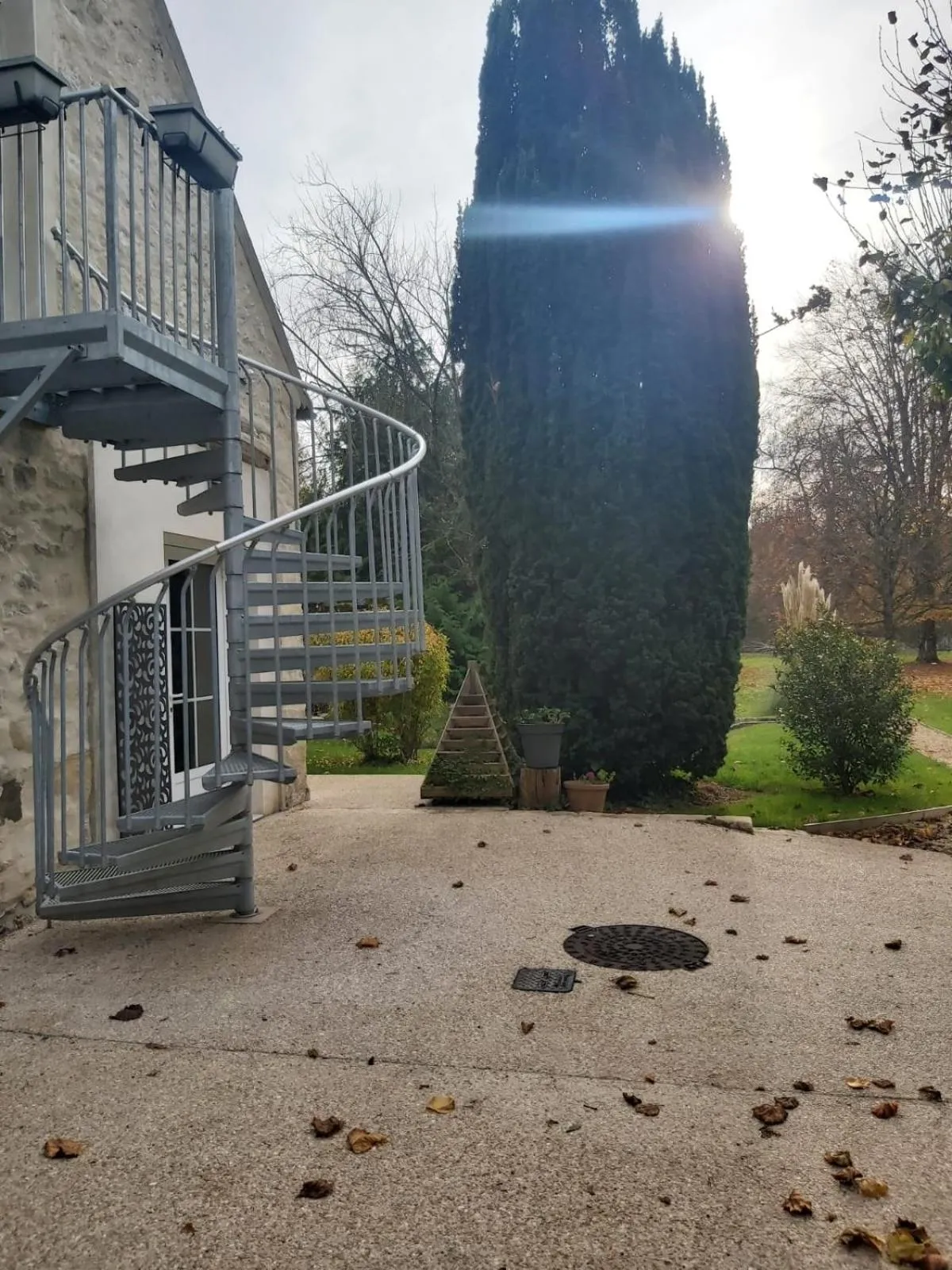 Property building in Chambre d'hôtes SOPHORA - Les Clés des Lys