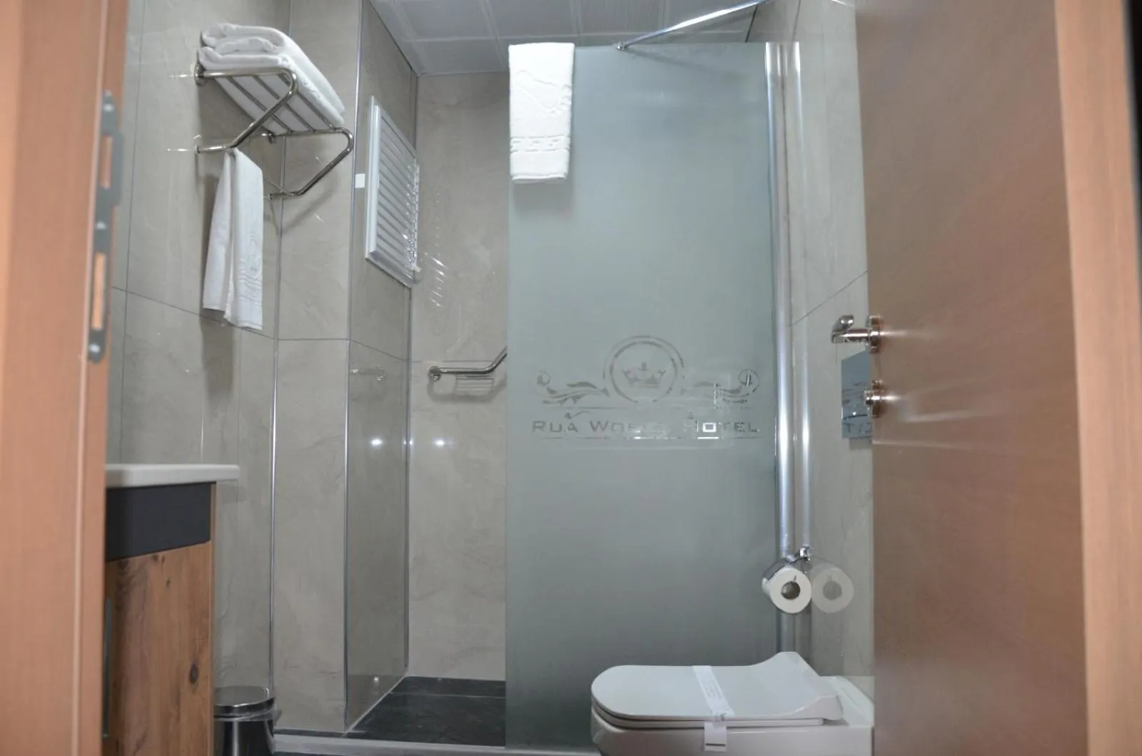 Shower in RUA WORLD HOTEL