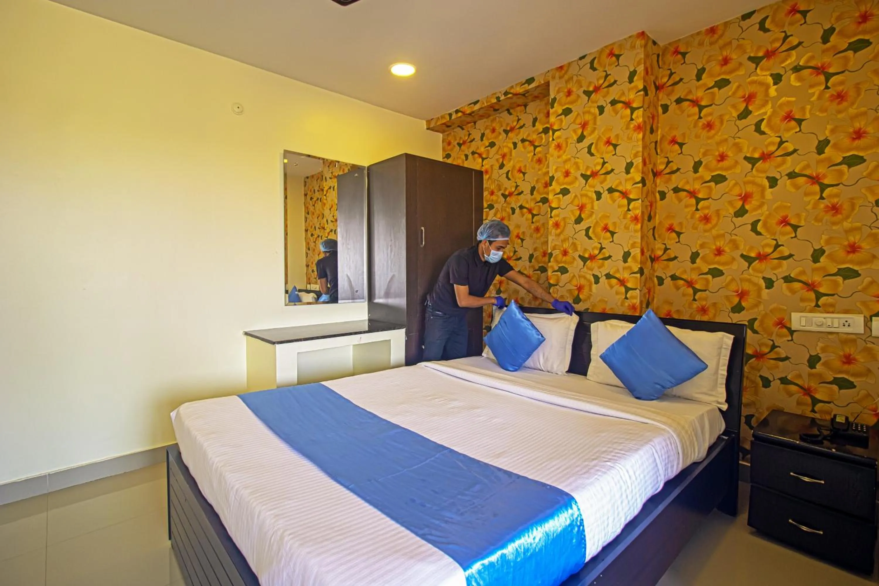 room service, Bed in Hotel NS Royal Emirates With 3Hr Early check in