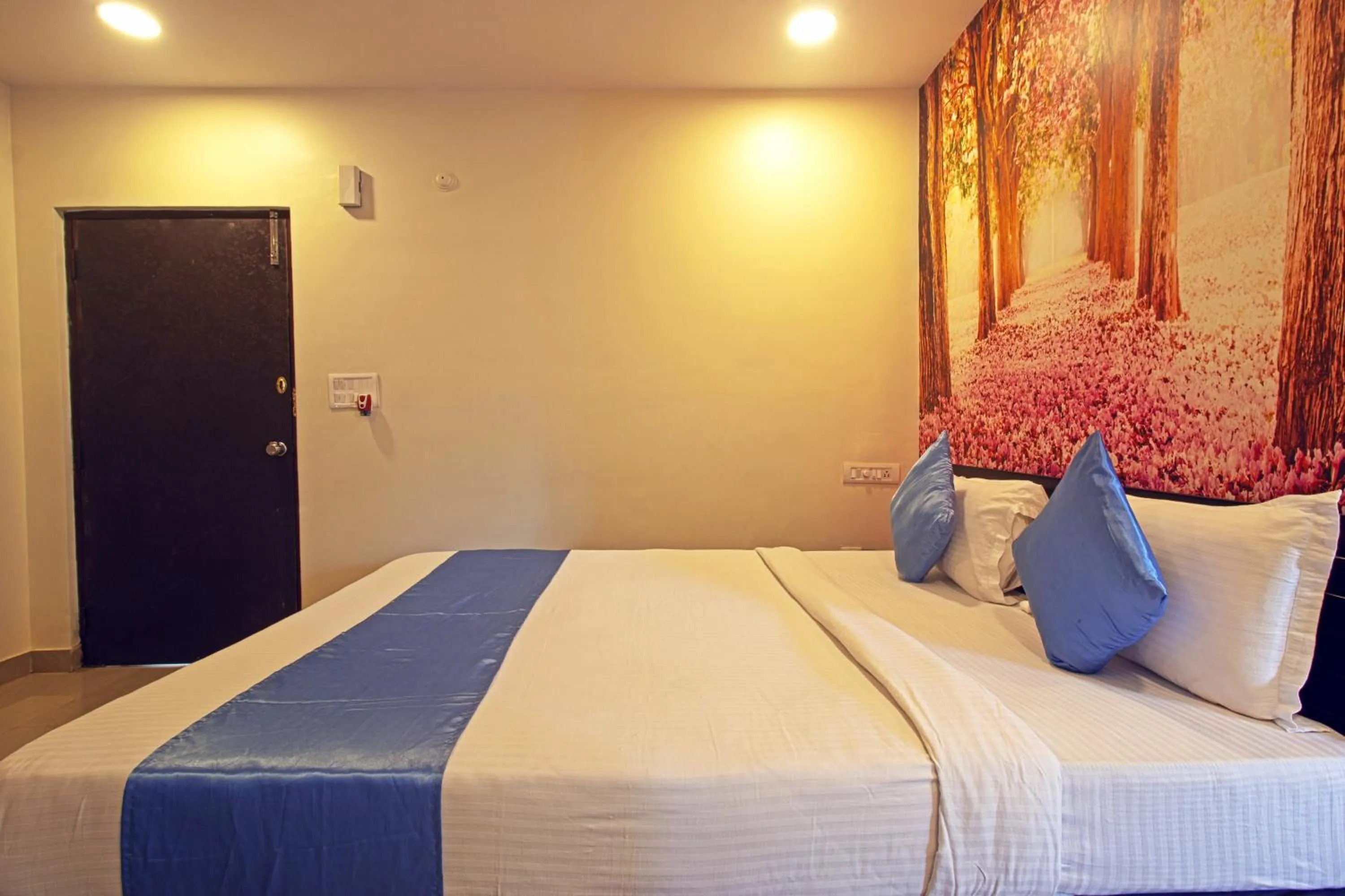 Bed in Hotel NS Royal Emirates With 3Hr Early check in