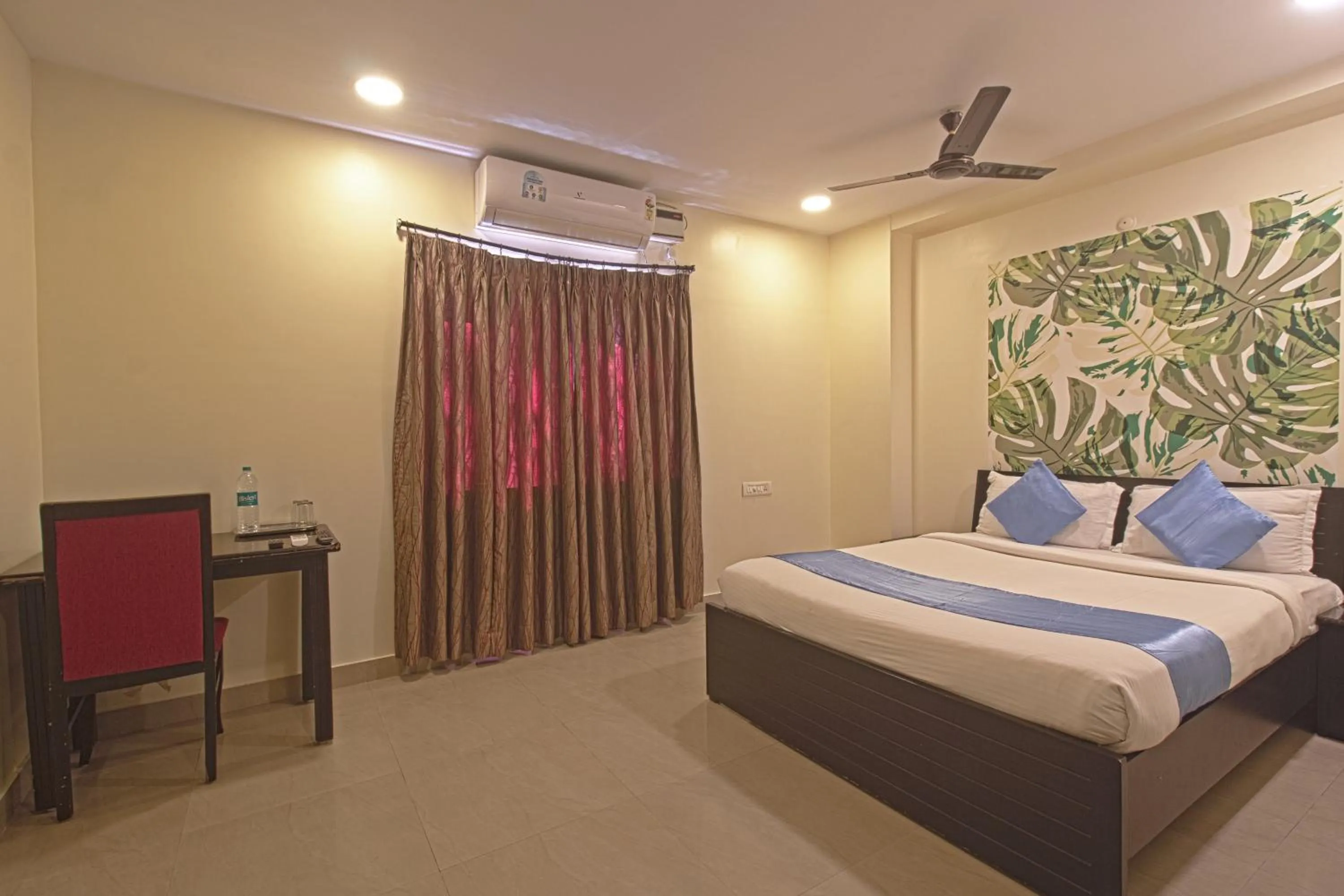 Bedroom, Bed in Hotel NS Royal Emirates With 3Hr Early check in