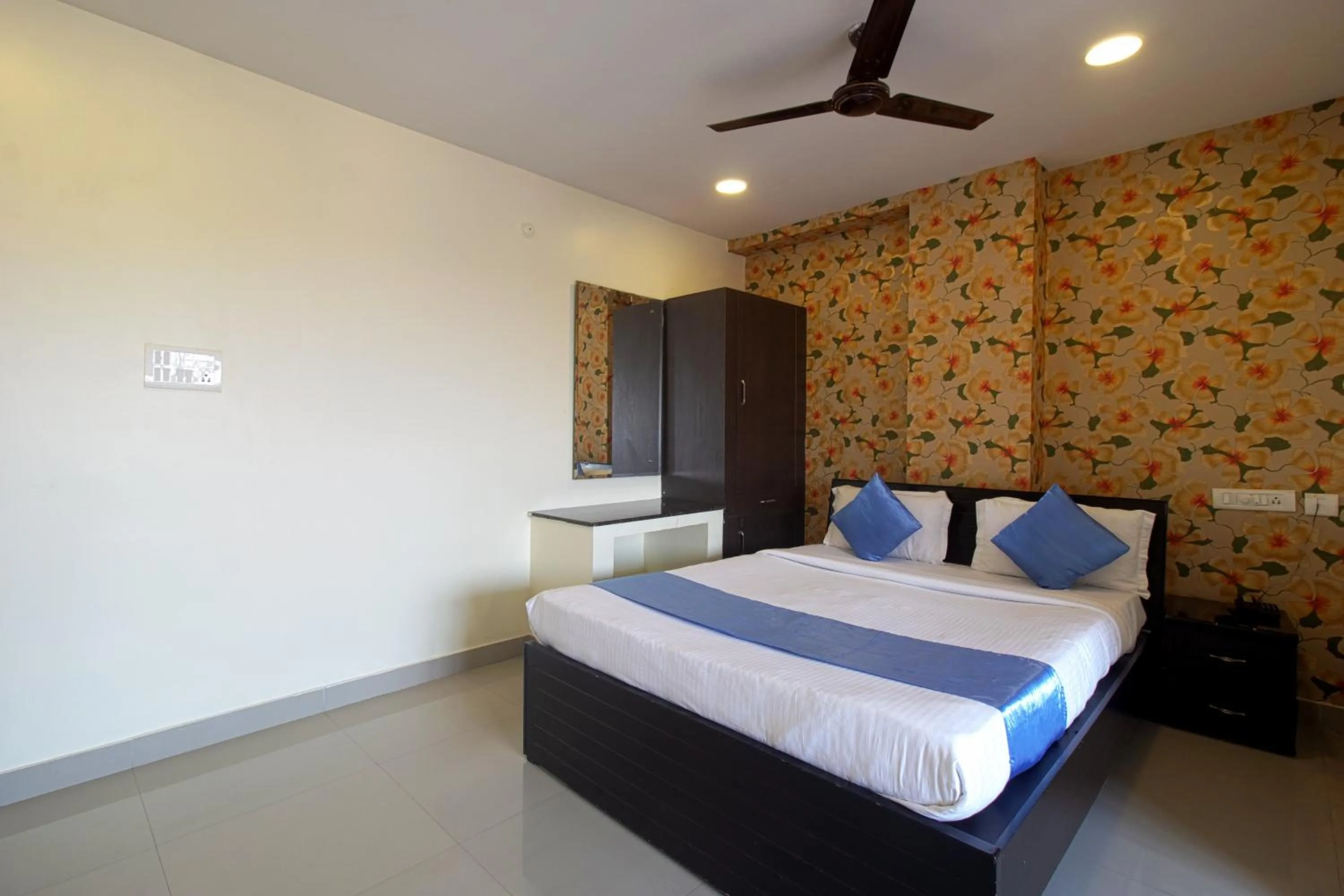 Bedroom, Bed in Hotel NS Royal Emirates With 3Hr Early check in