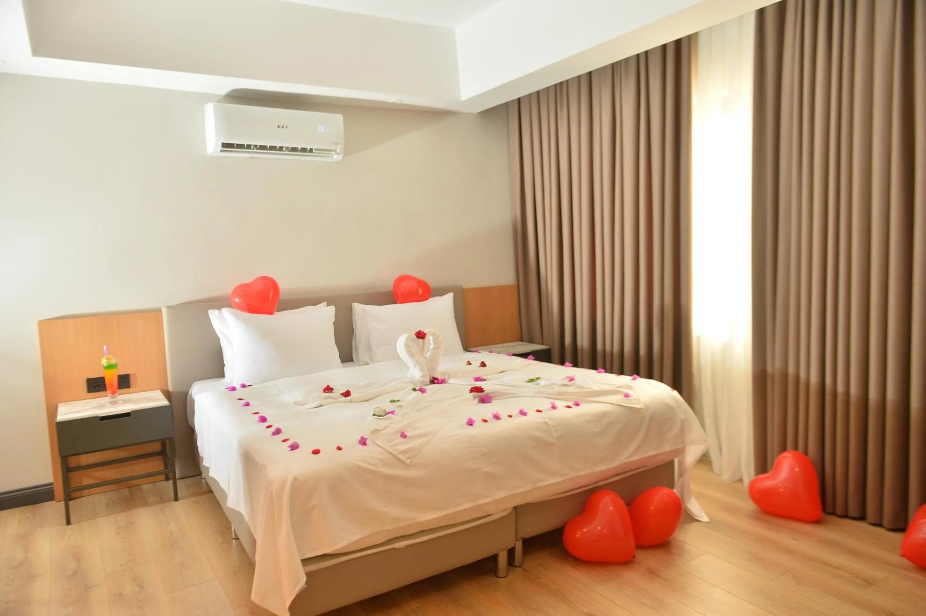 Bedroom, Bed in Miarosa Kemer Beach