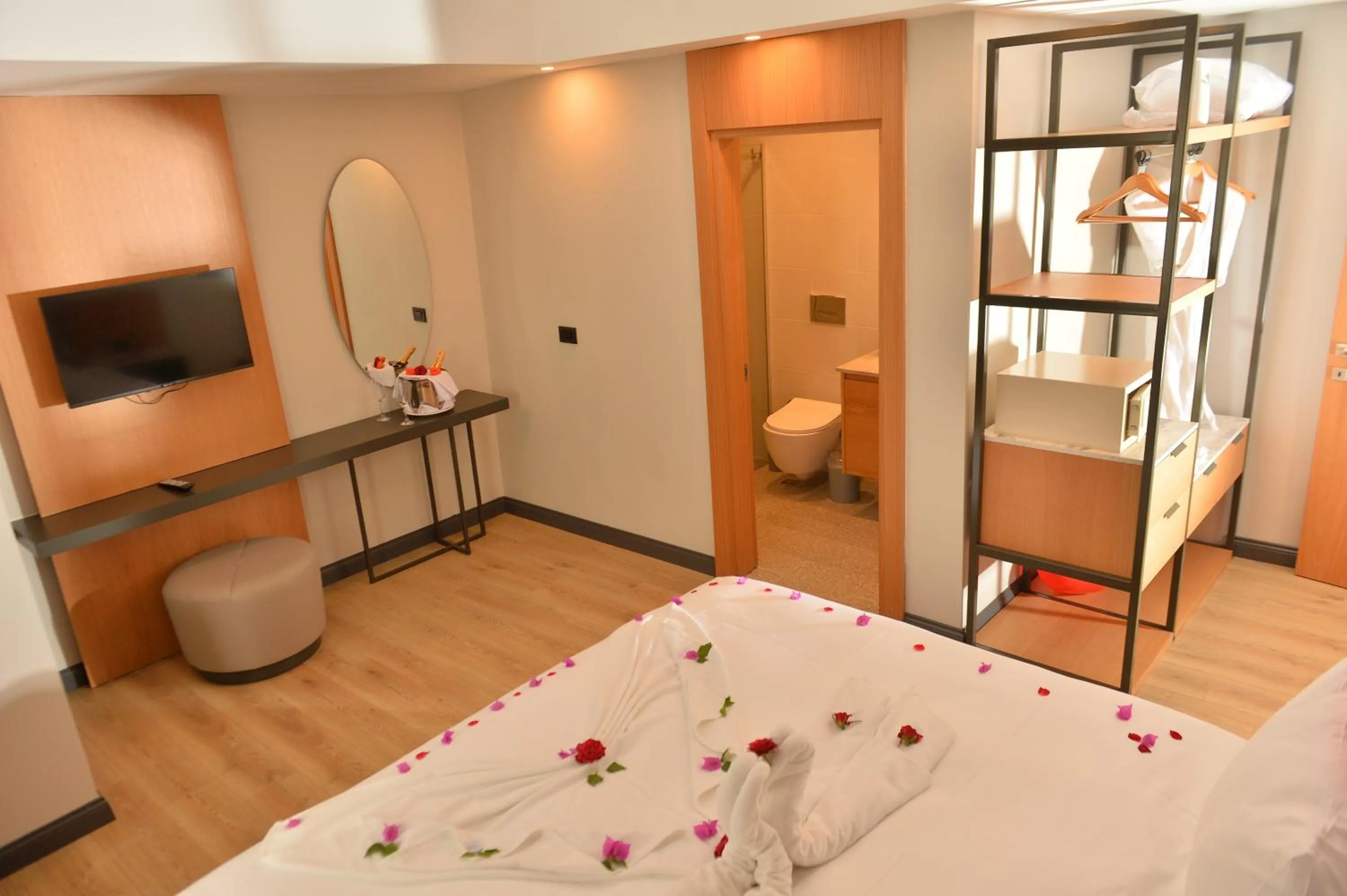 Bedroom, Bed in Miarosa Kemer Beach