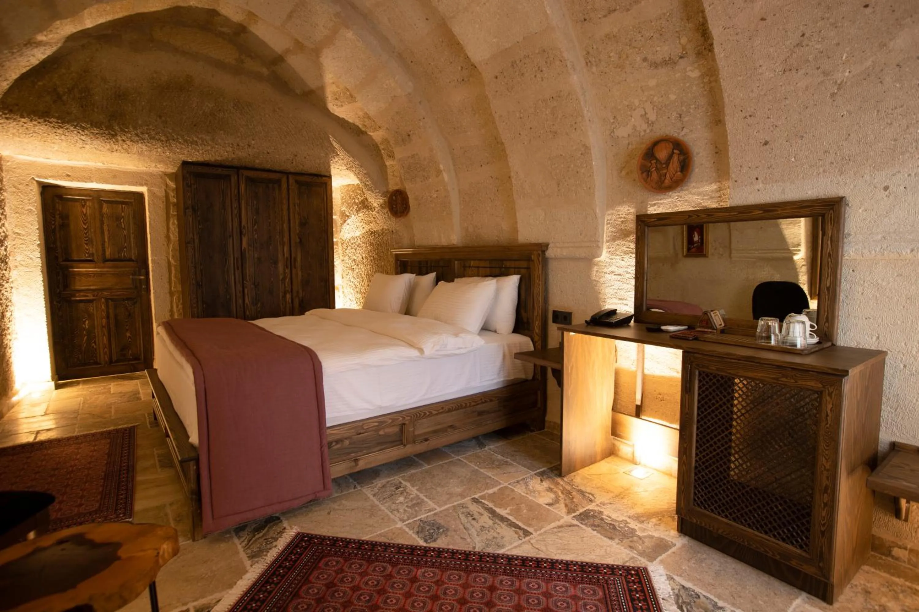 Photo of the whole room, Bed in Medusa Cave Hotel