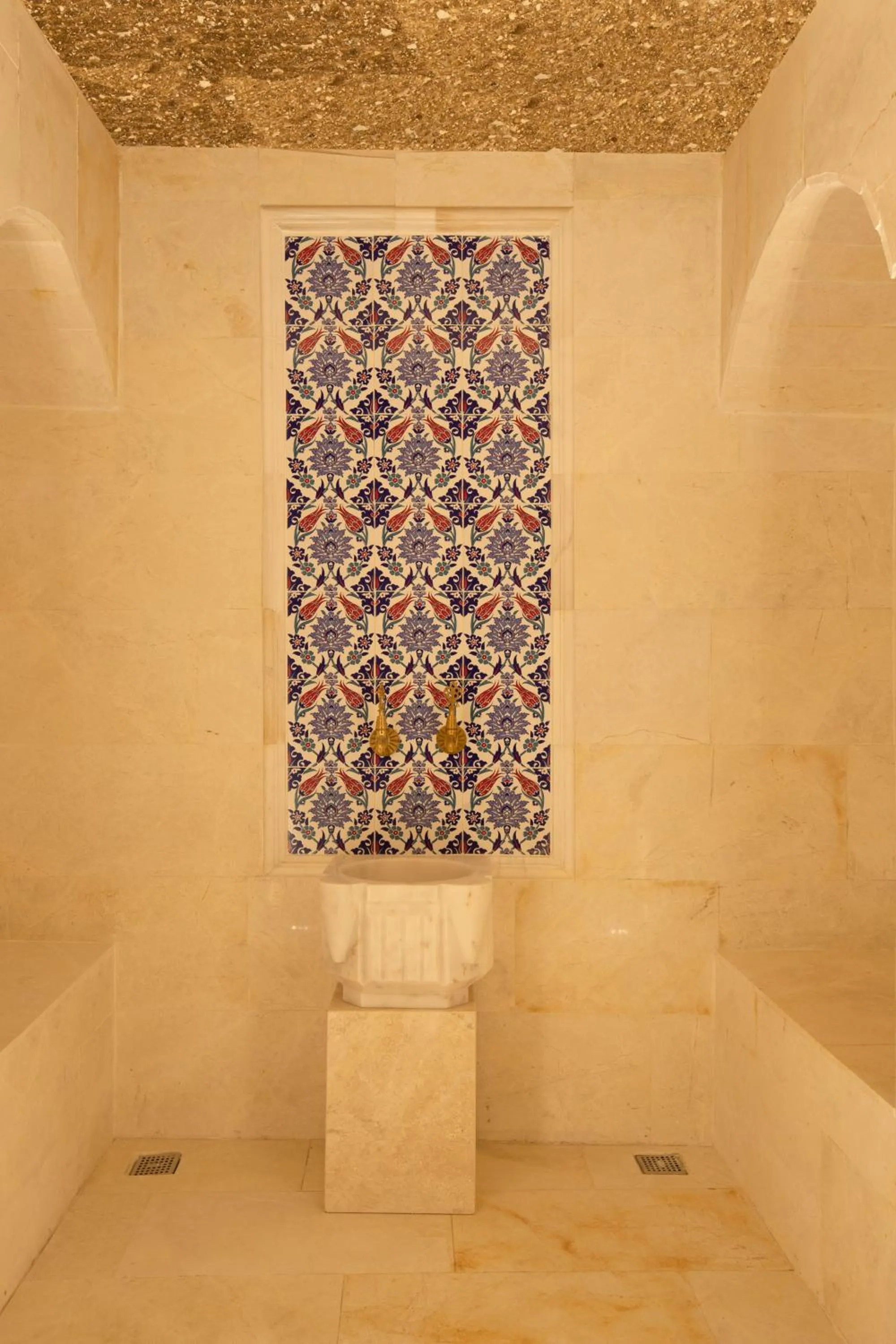 Public Bath in Medusa Cave Hotel