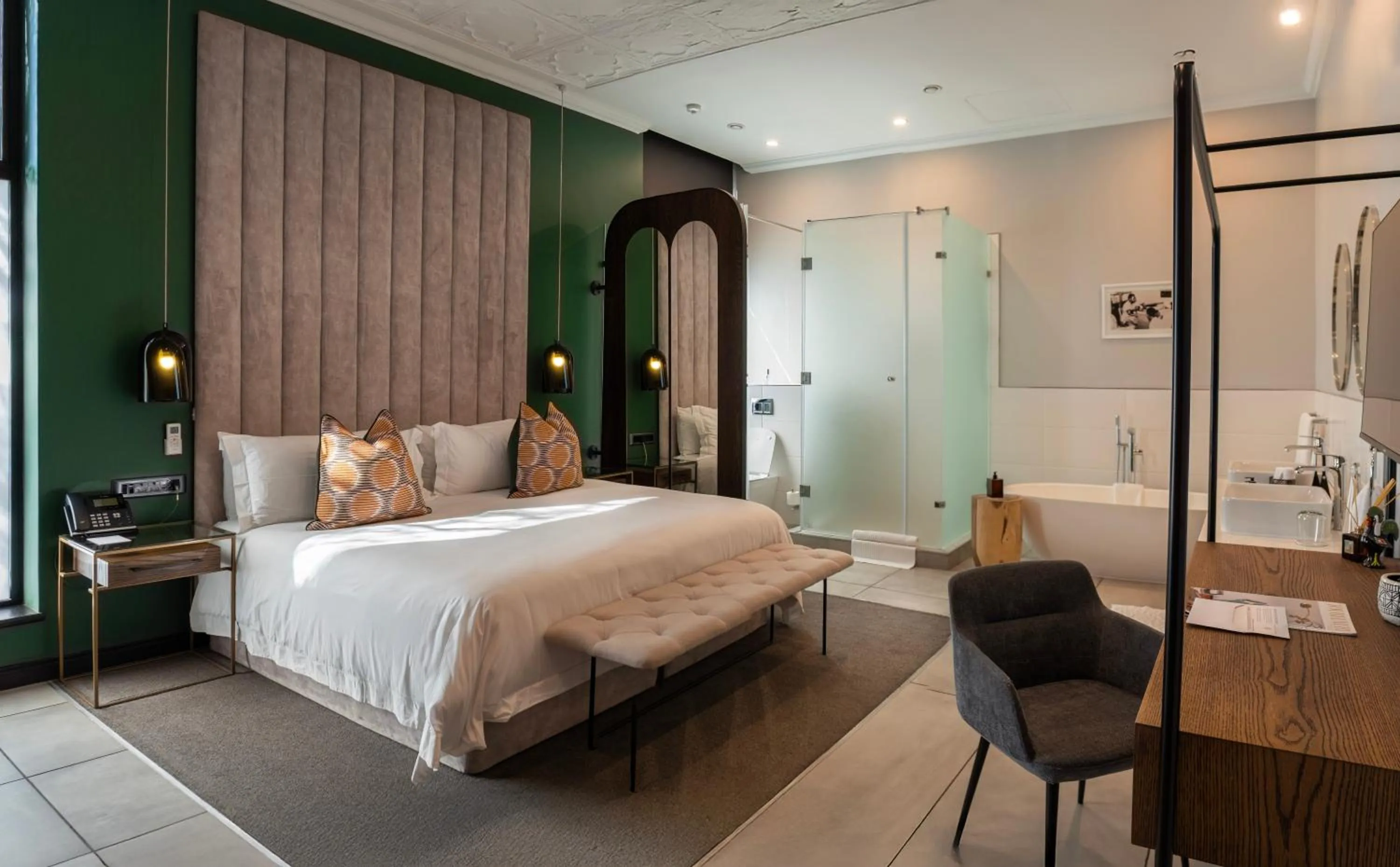 Shower, Bed in Sanctuary Mandela