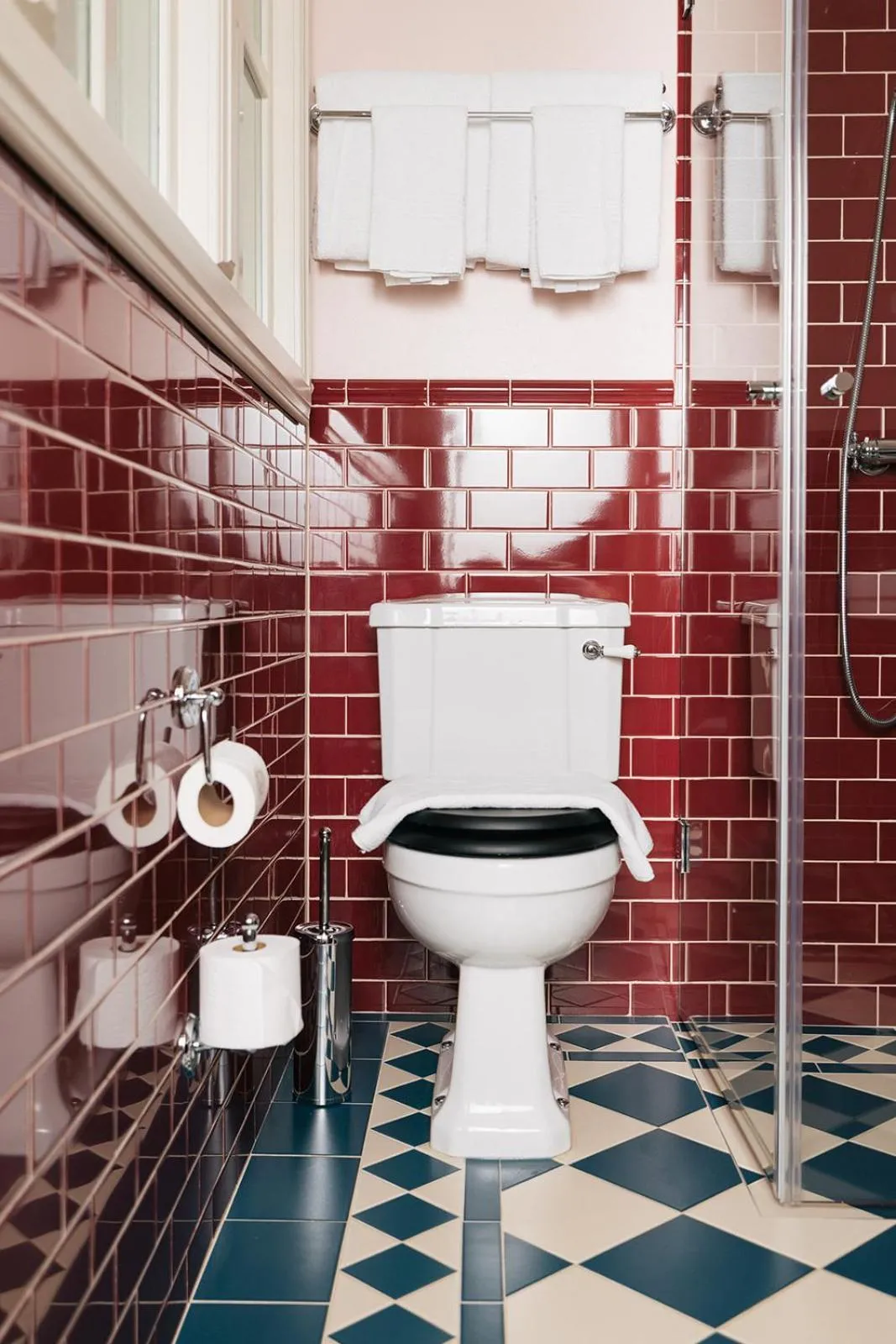 Toilet in Hotel Ruth, WorldHotels Crafted