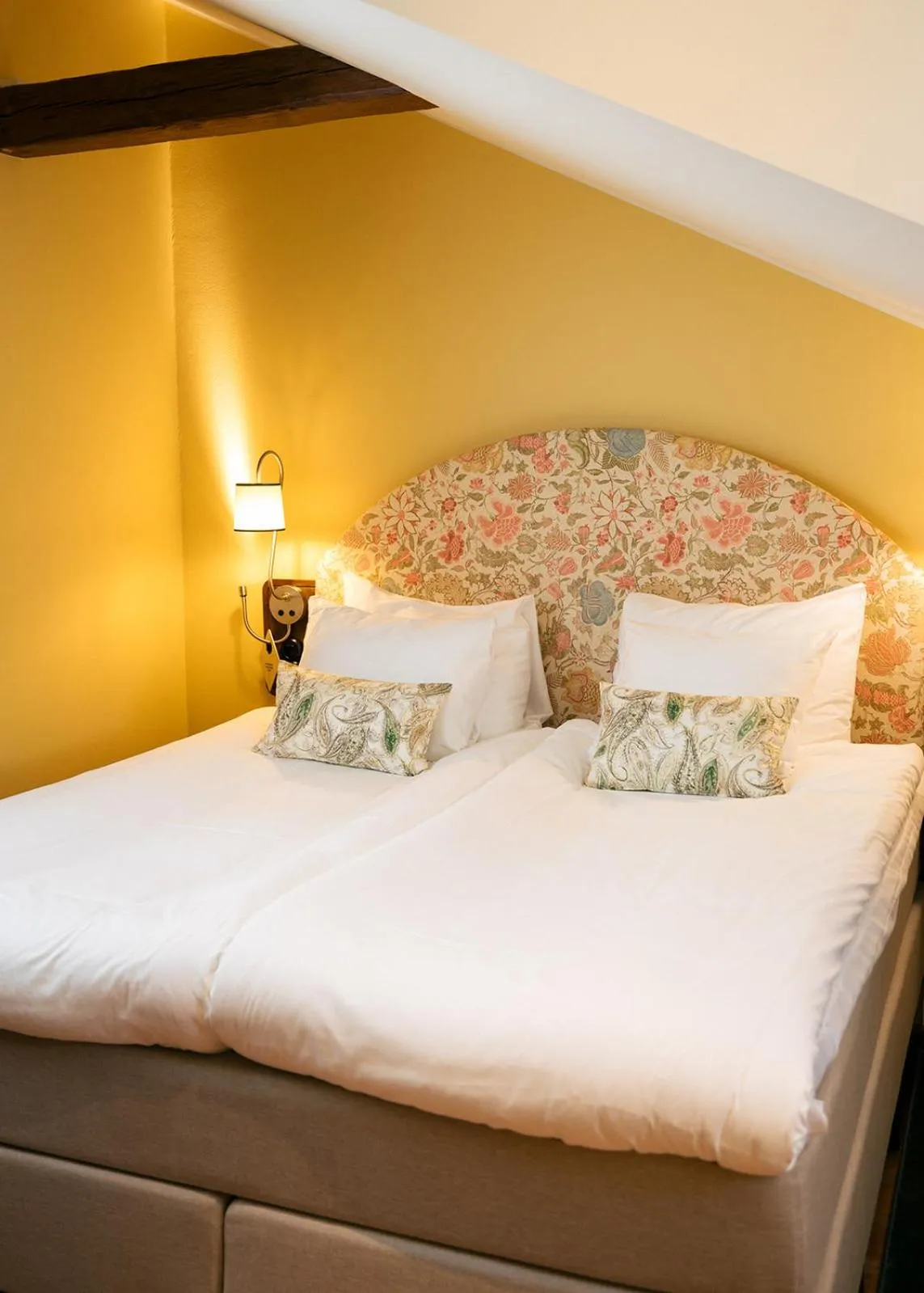 Bed in Hotel Ruth, WorldHotels Crafted