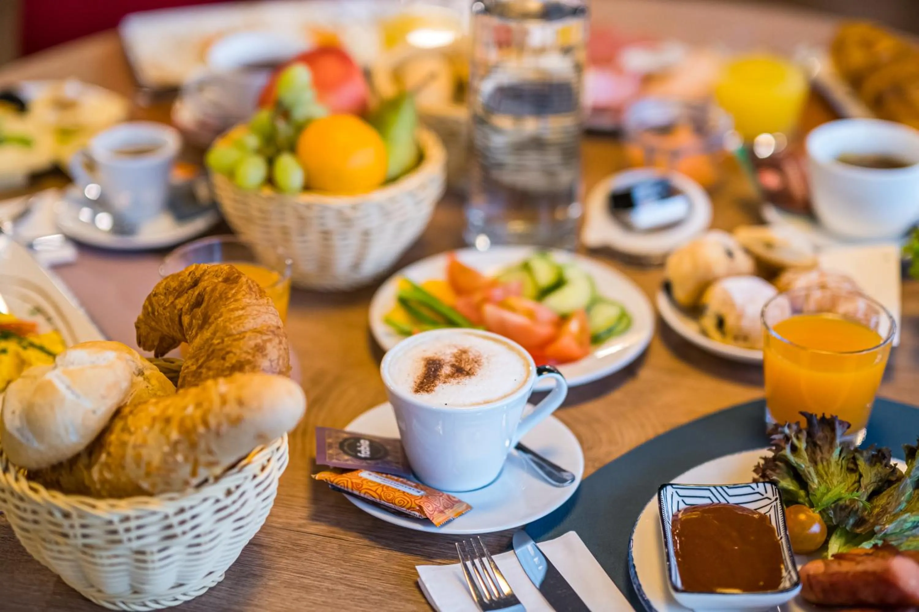 Breakfast in Aiden by Best Western Stadtgut Hotel Steyr - FREE PARKING