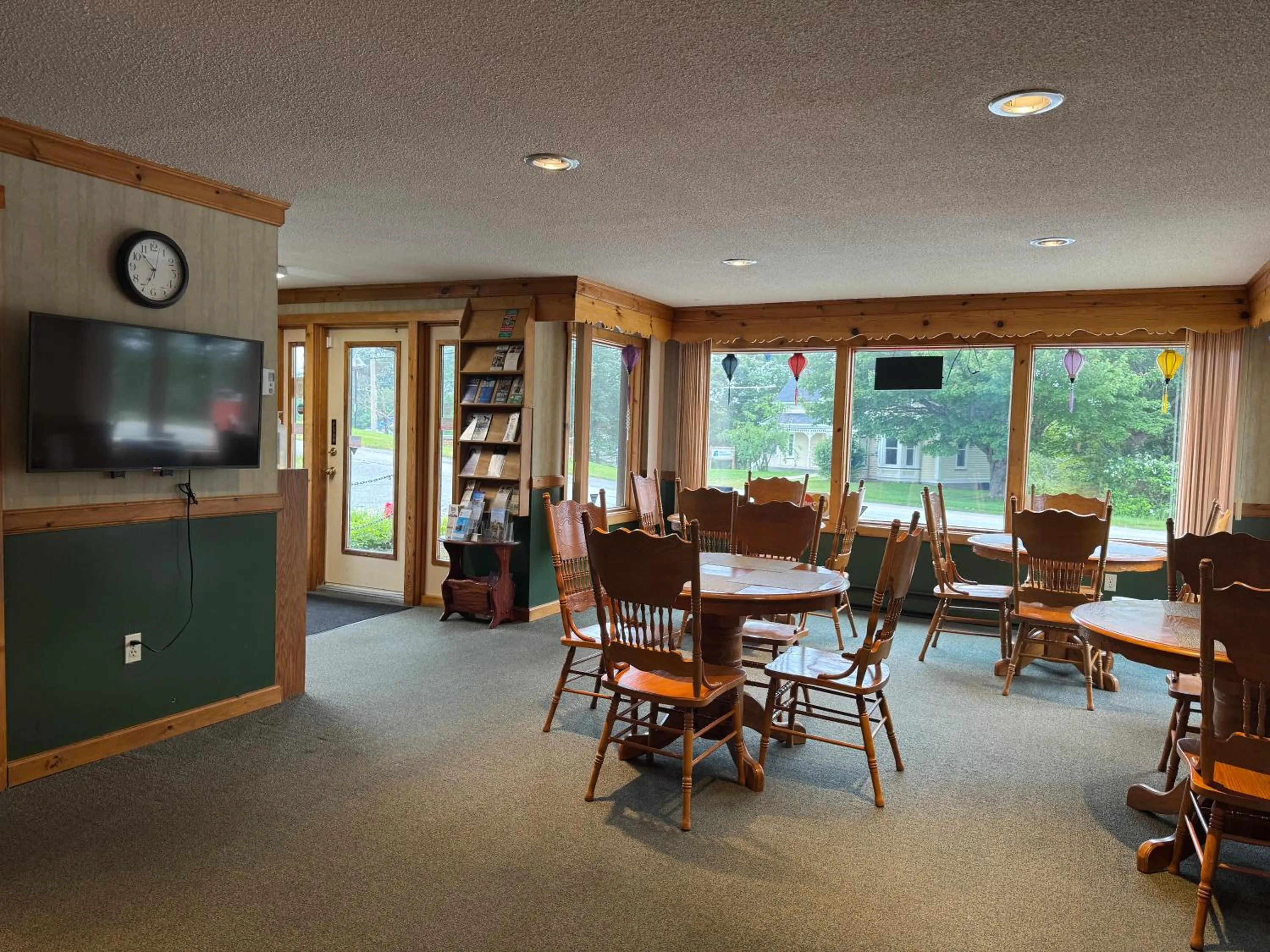 Restaurant/places to eat in New Age Inn - Voyageur