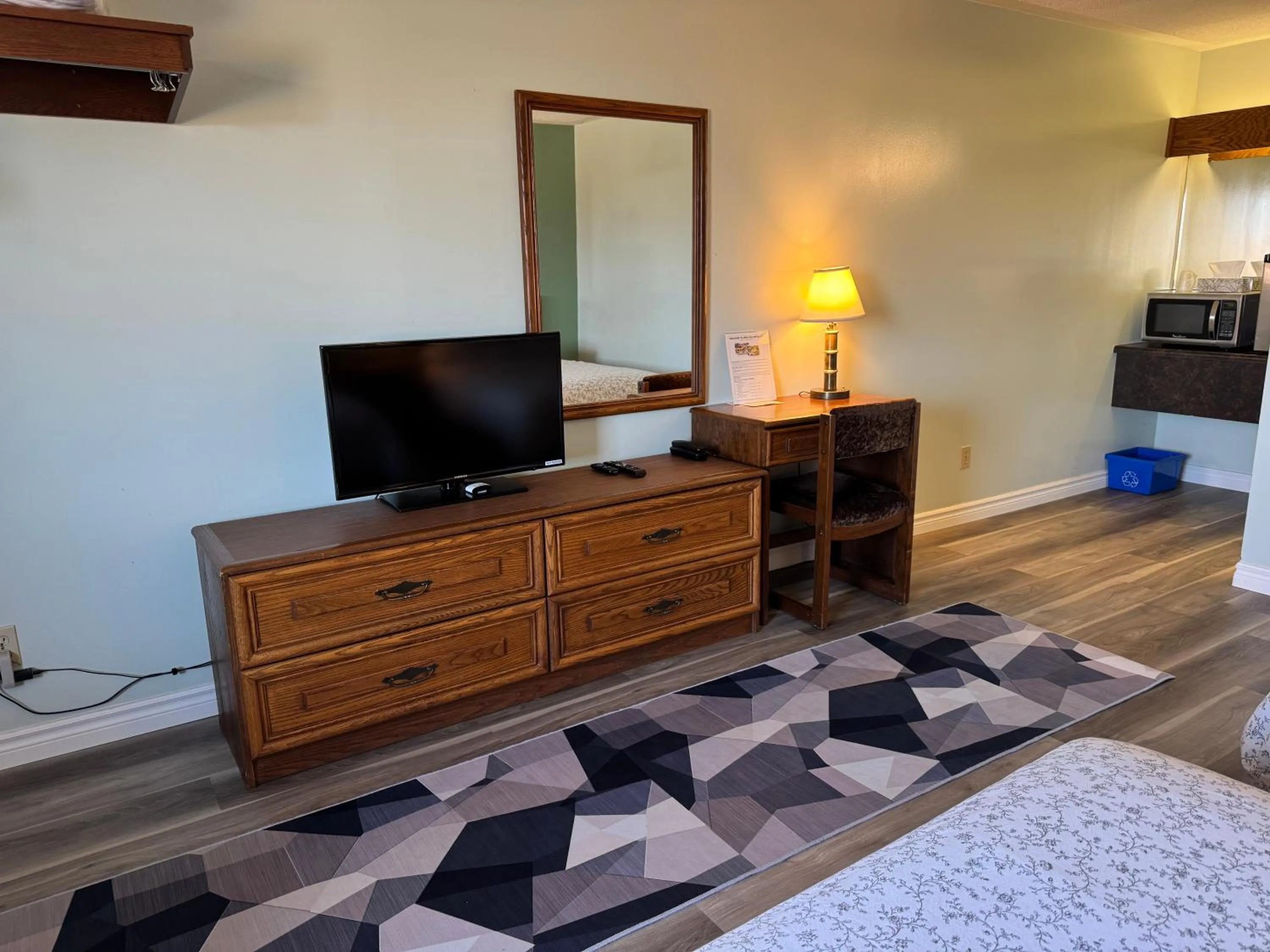 TV and multimedia, Bed in New Age Inn - Voyageur