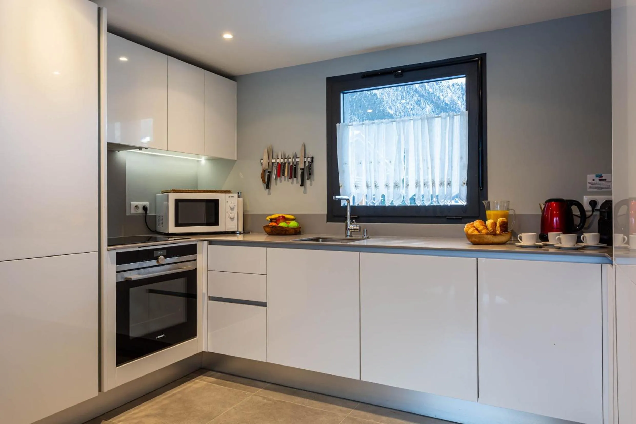Kitchen or kitchenette in La Cordee 124 Apartment - Chamonix All Year
