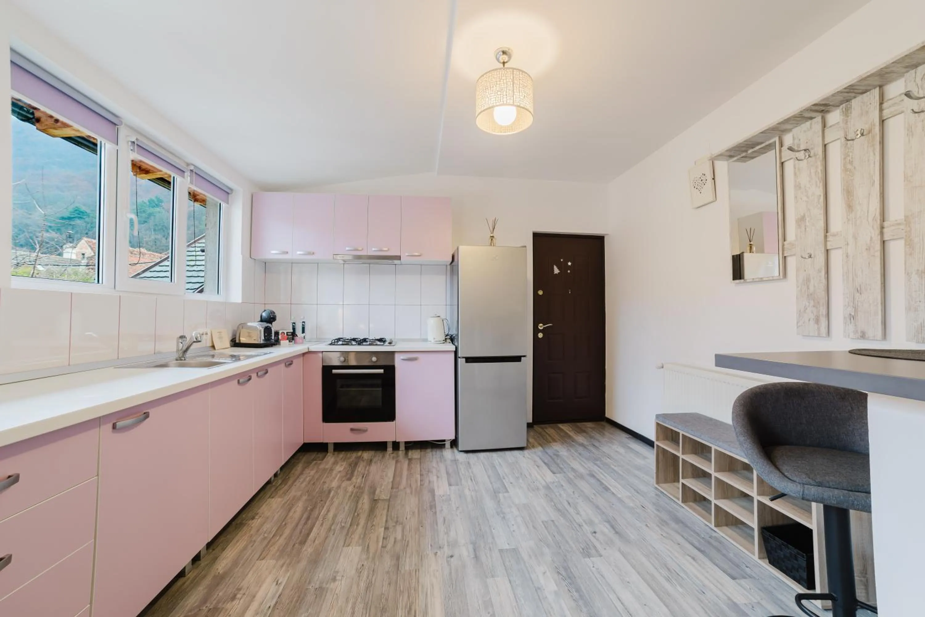 Coffee/tea facilities in ALBERT RESIDENCE Brasov with complimentary parking and 10 percent Food and Drinks