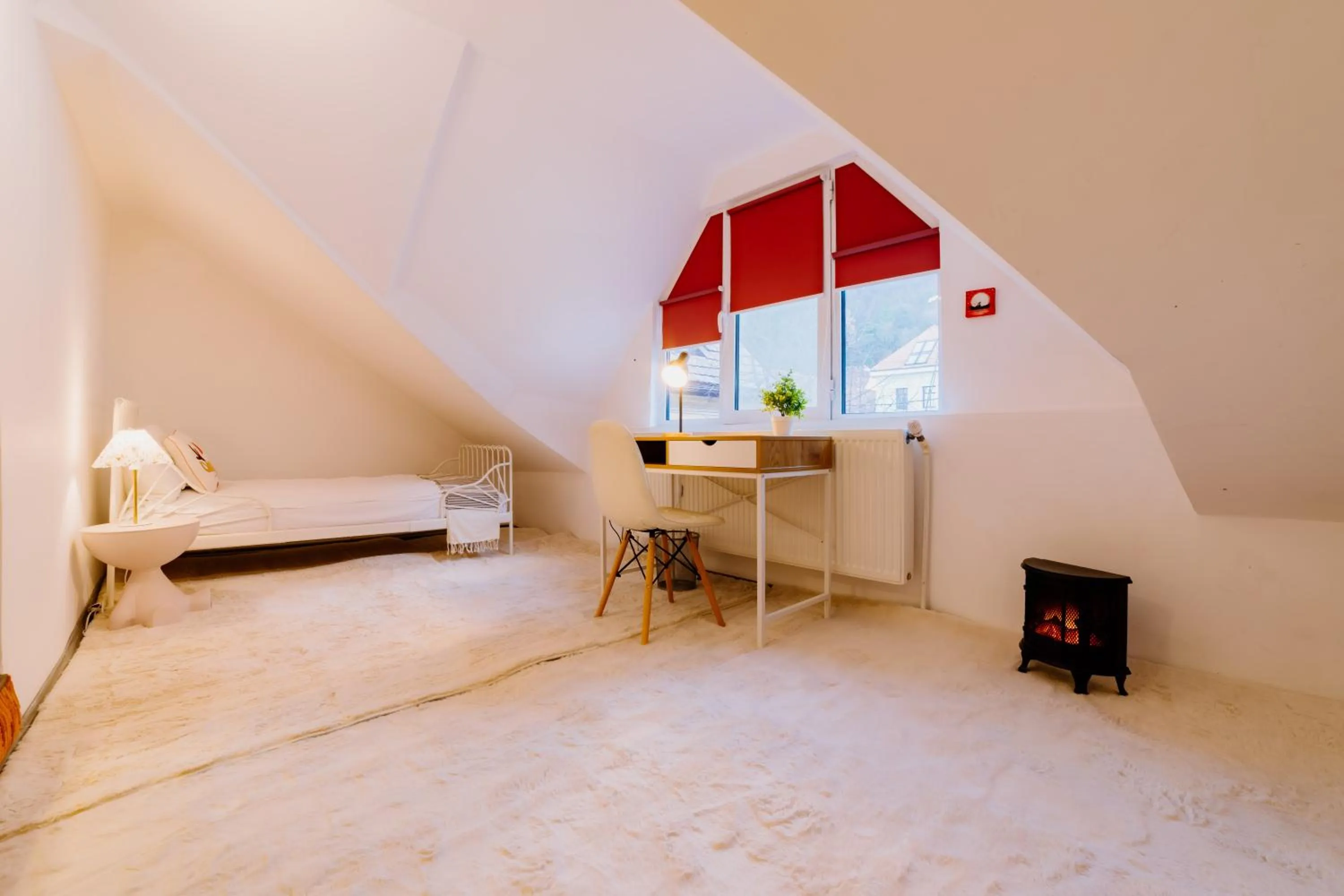 Bed in ALBERT RESIDENCE Brasov with complimentary parking and 10 percent Food and Drinks