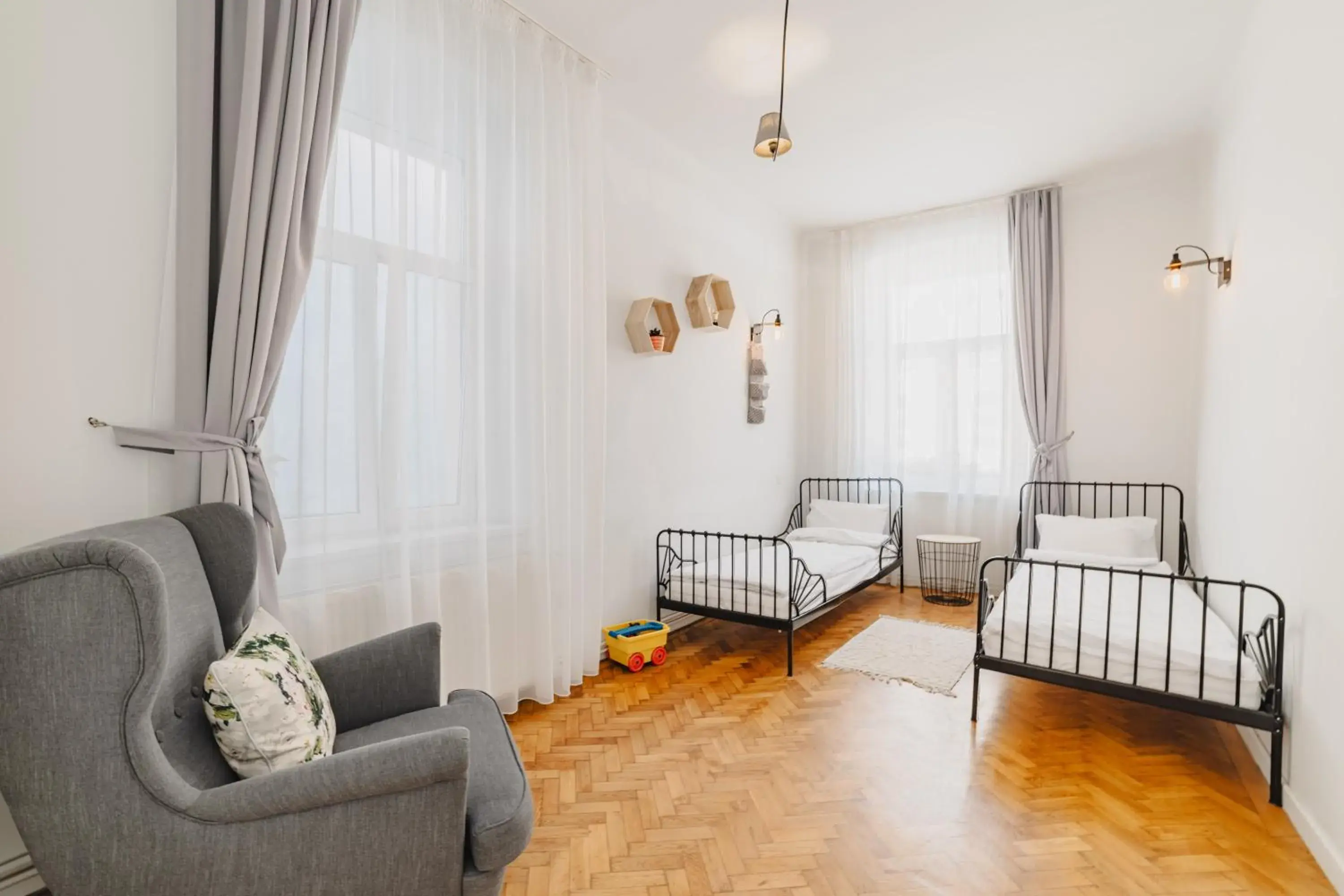 Superior Apartment in ALBERT RESIDENCE Brasov with complimentary parking and 10 percent Food and Drinks Superior Apartment in ALBERT RESIDENCE Brasov with complimentary parking and 10 percent Food and Drinks