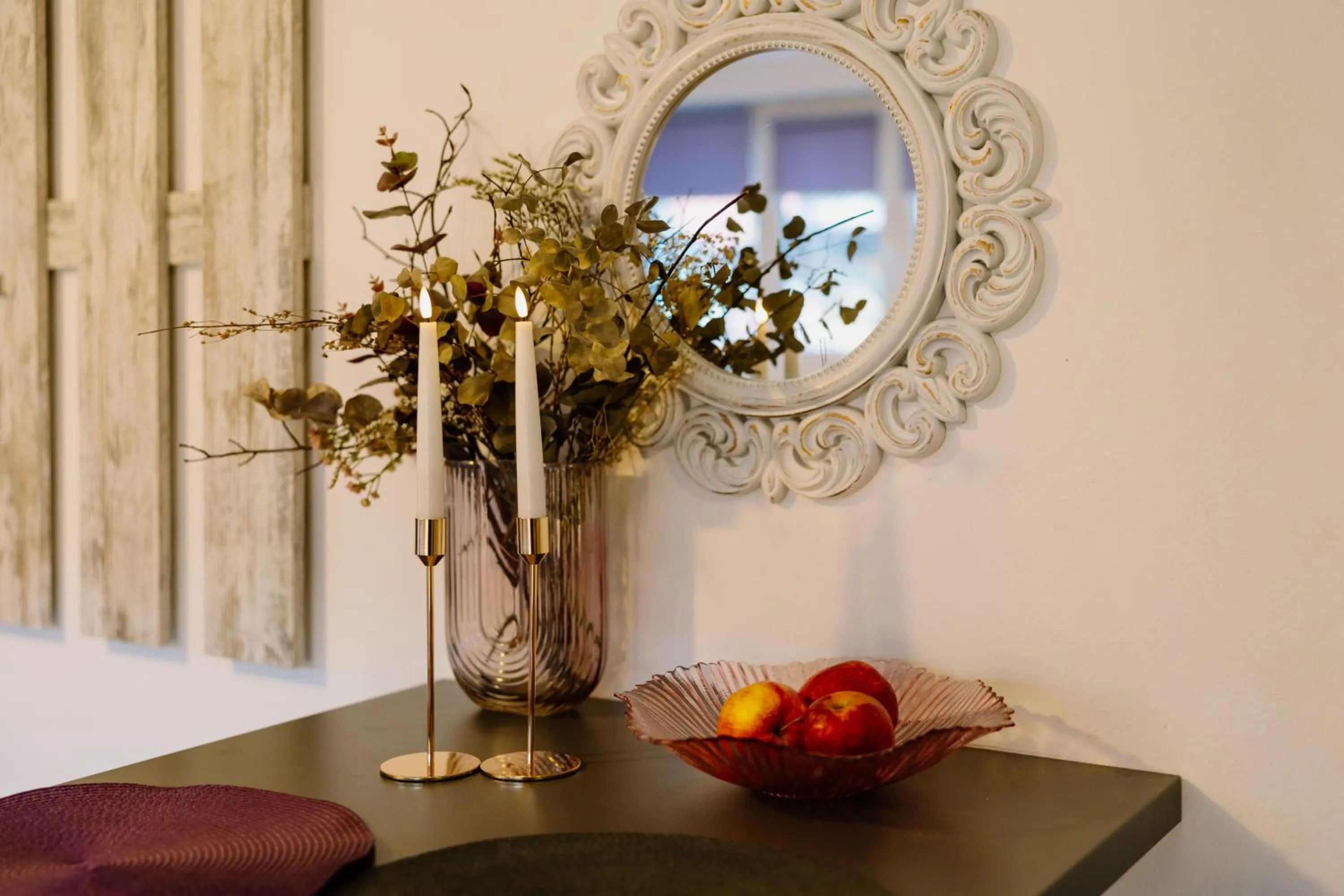 Decorative detail in ALBERT RESIDENCE Brasov with complimentary parking and 10 percent Food and Drinks