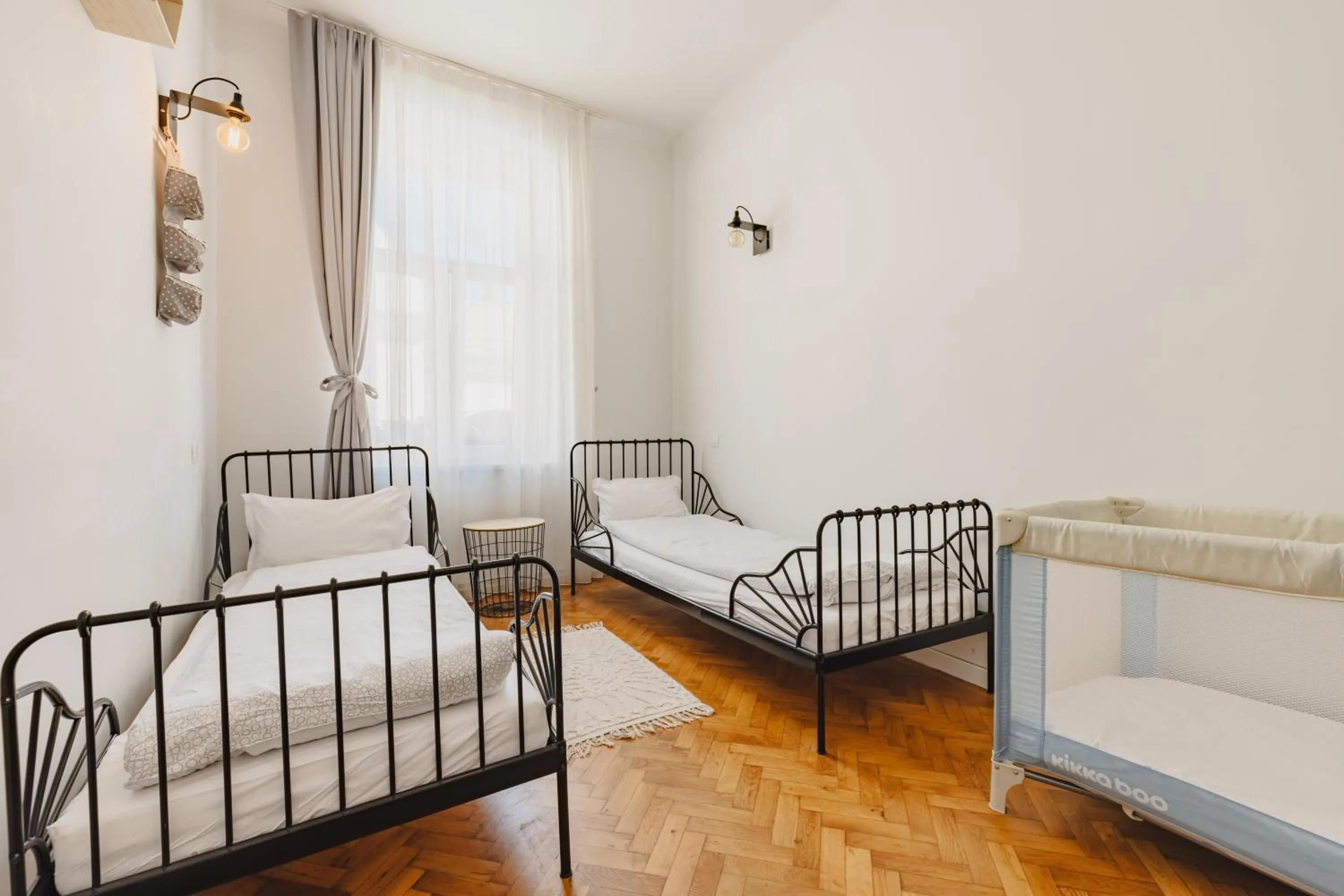 Bed in ALBERT RESIDENCE Brasov with complimentary parking and 10 percent Food and Drinks