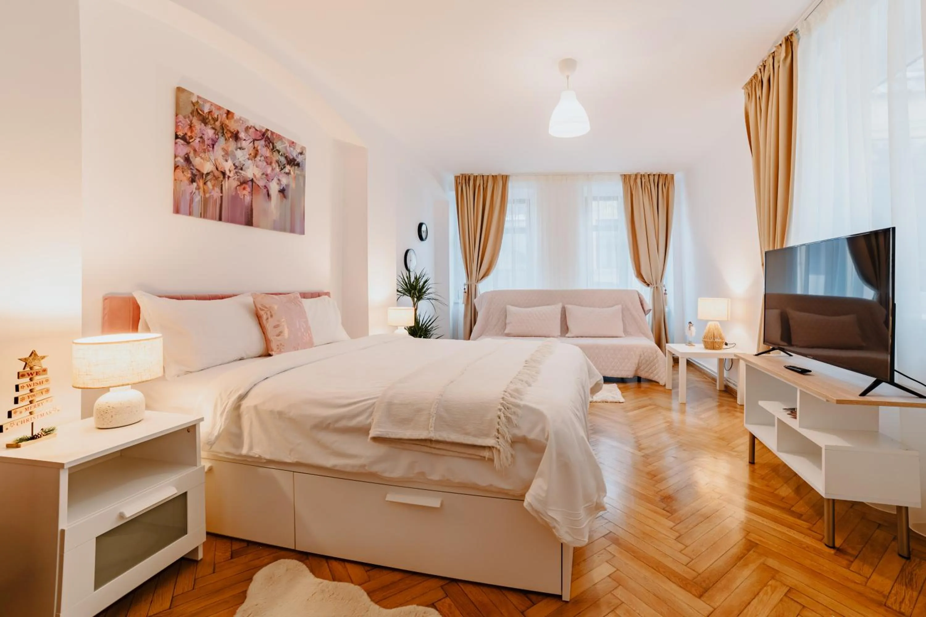 Bed in ALBERT RESIDENCE Brasov with complimentary parking and 10 percent Food and Drinks