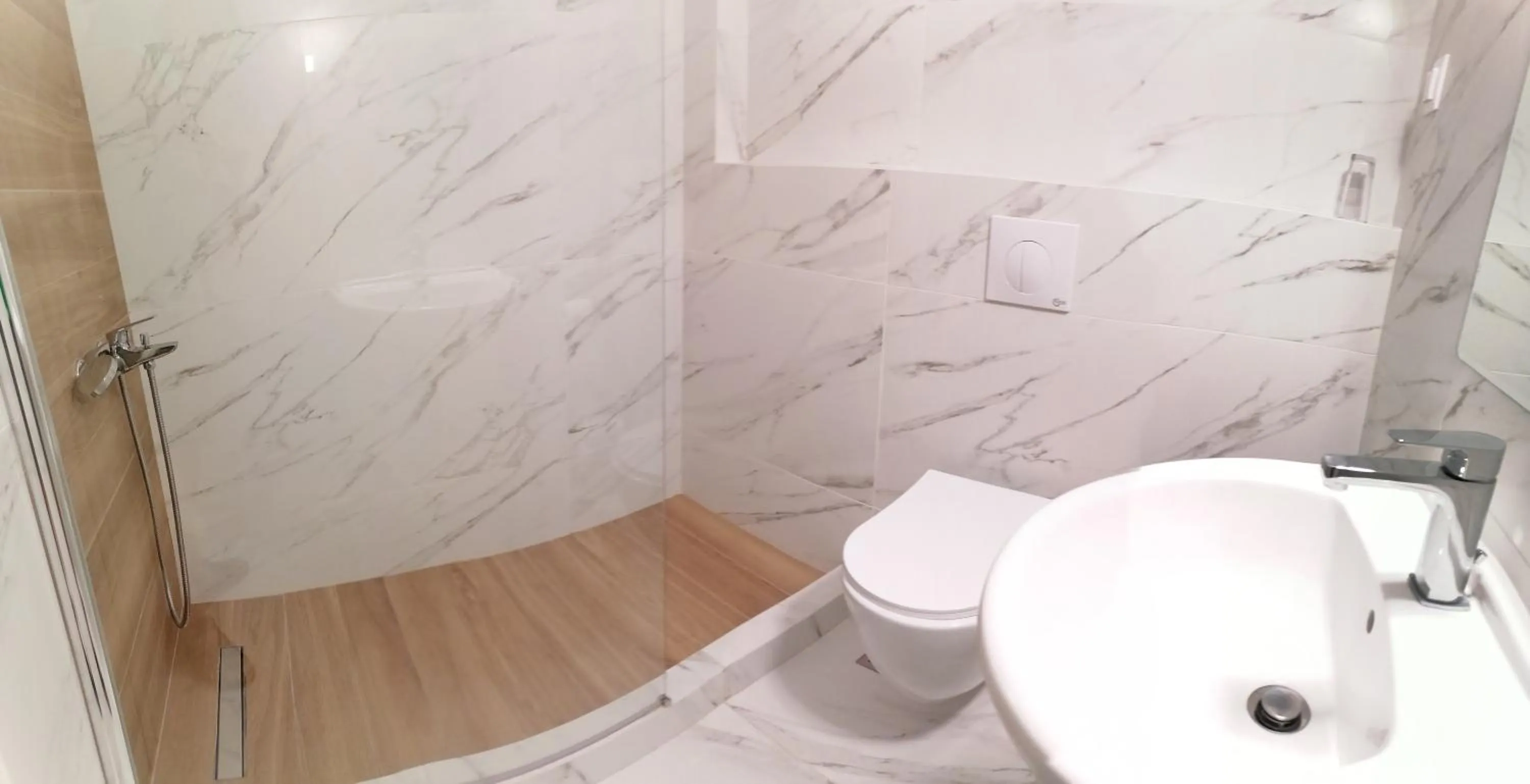 Shower in Nireus Hotel