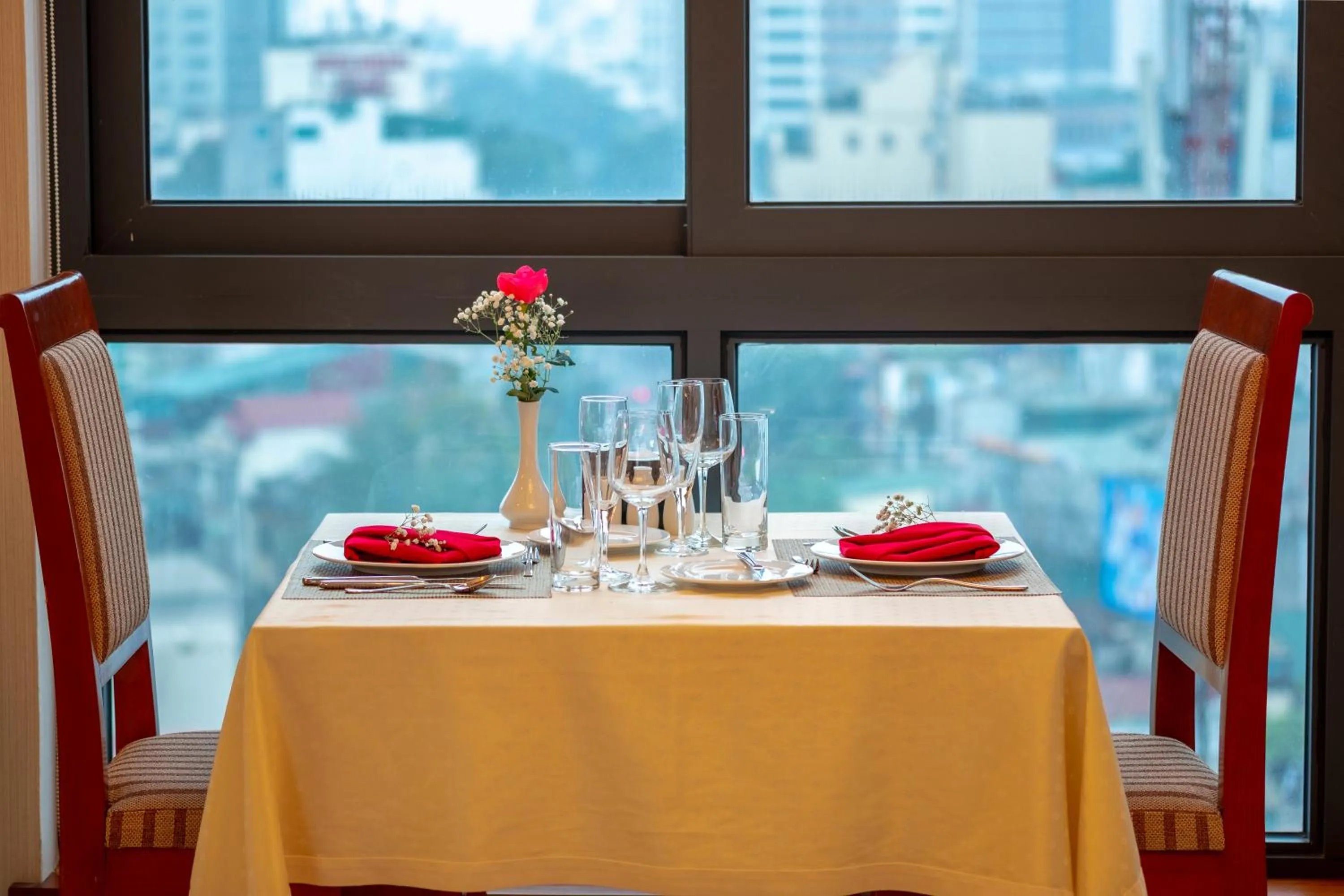 Restaurant/places to eat in Hanoi Larosa Hotel
