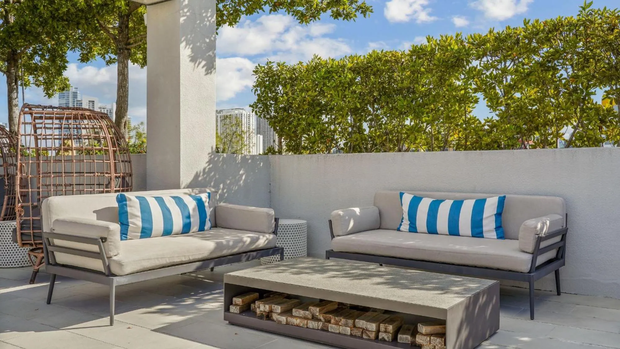 Swimming pool in Sentral Wynwood