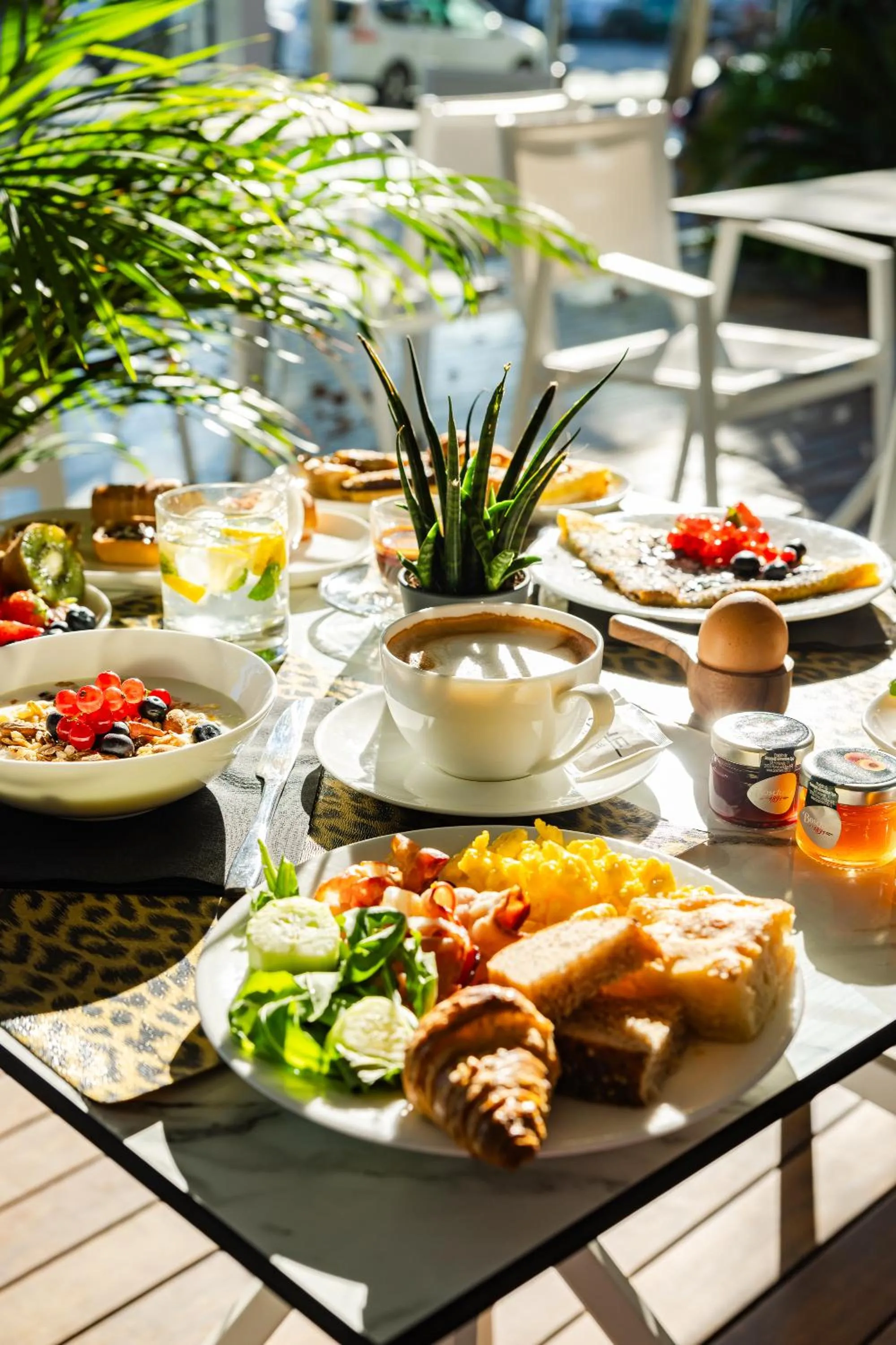 Breakfast in One Design Hotel