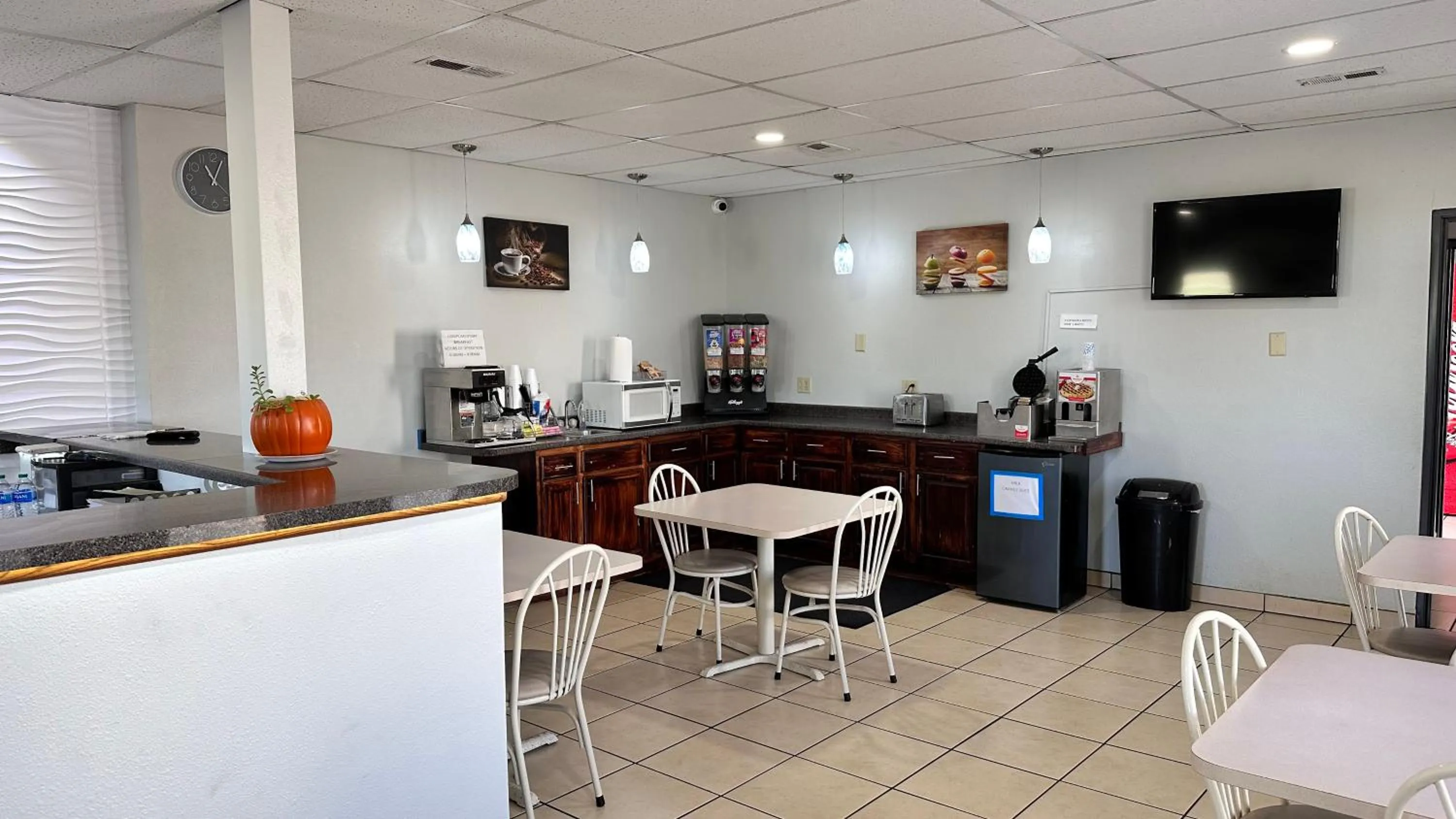 Breakfast in Yankton Inn