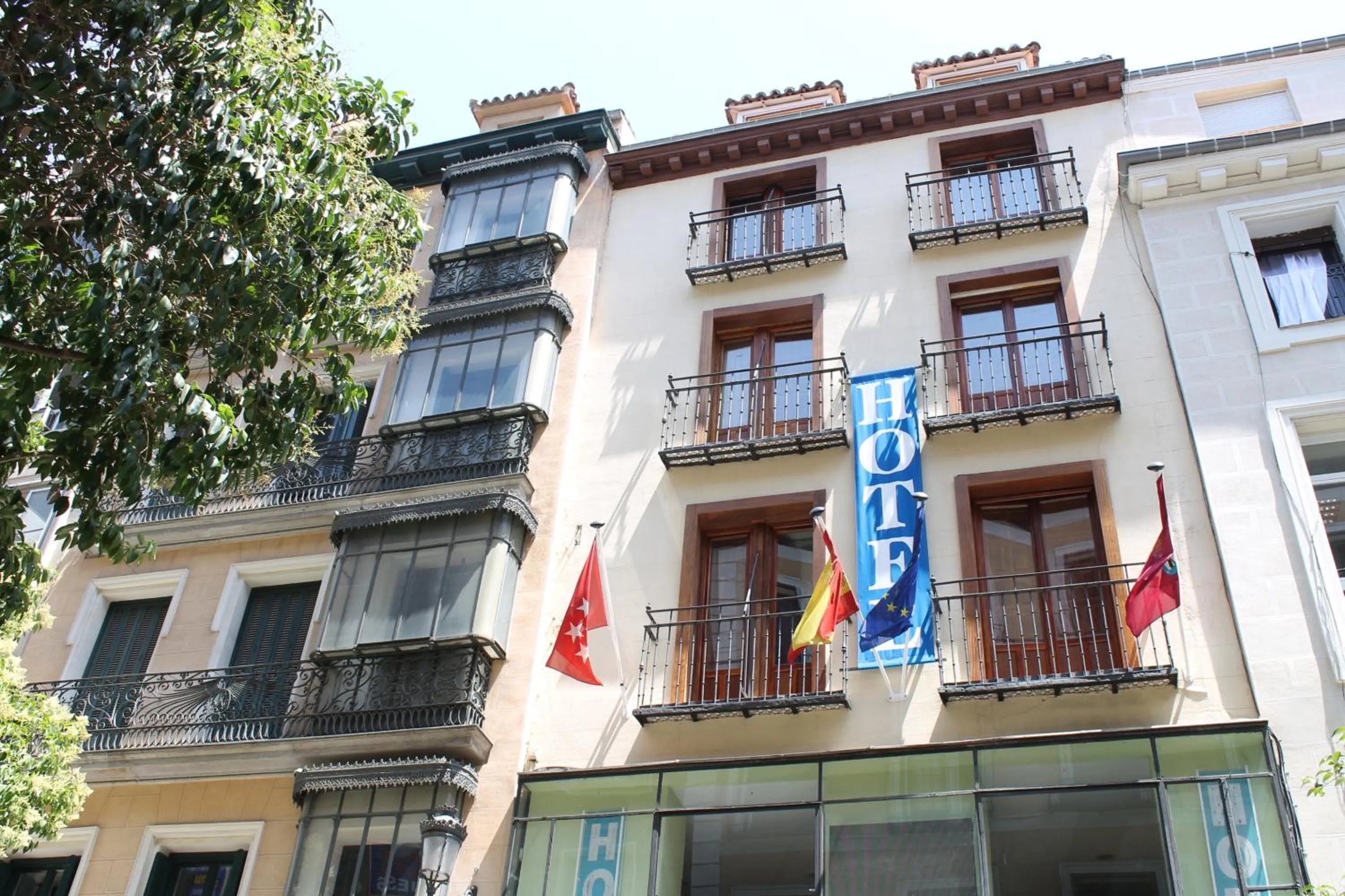 Property building in Hotel Mirador Puerta del Sol