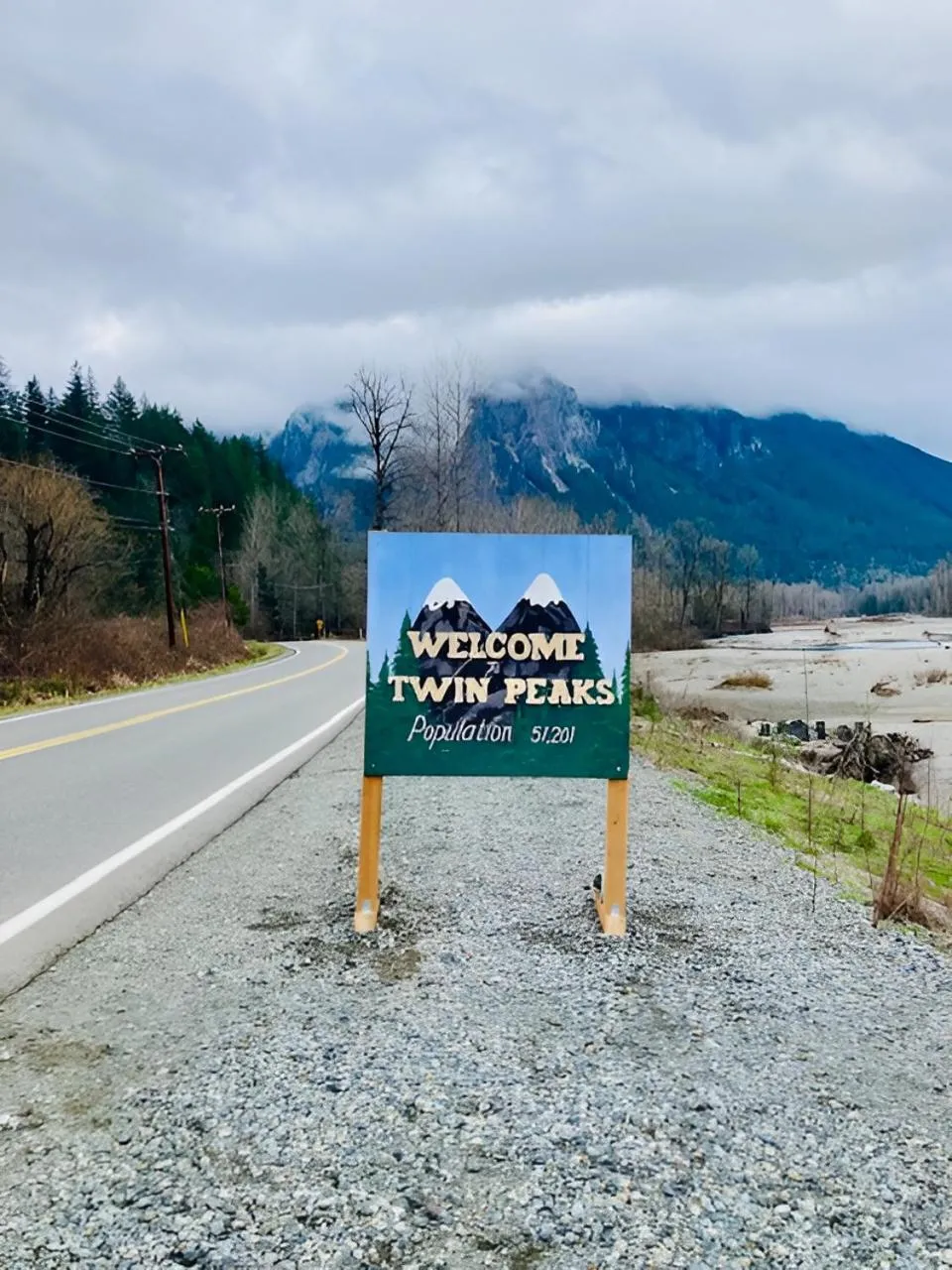Text overlay in Snoqualmie Inn by Hotel America