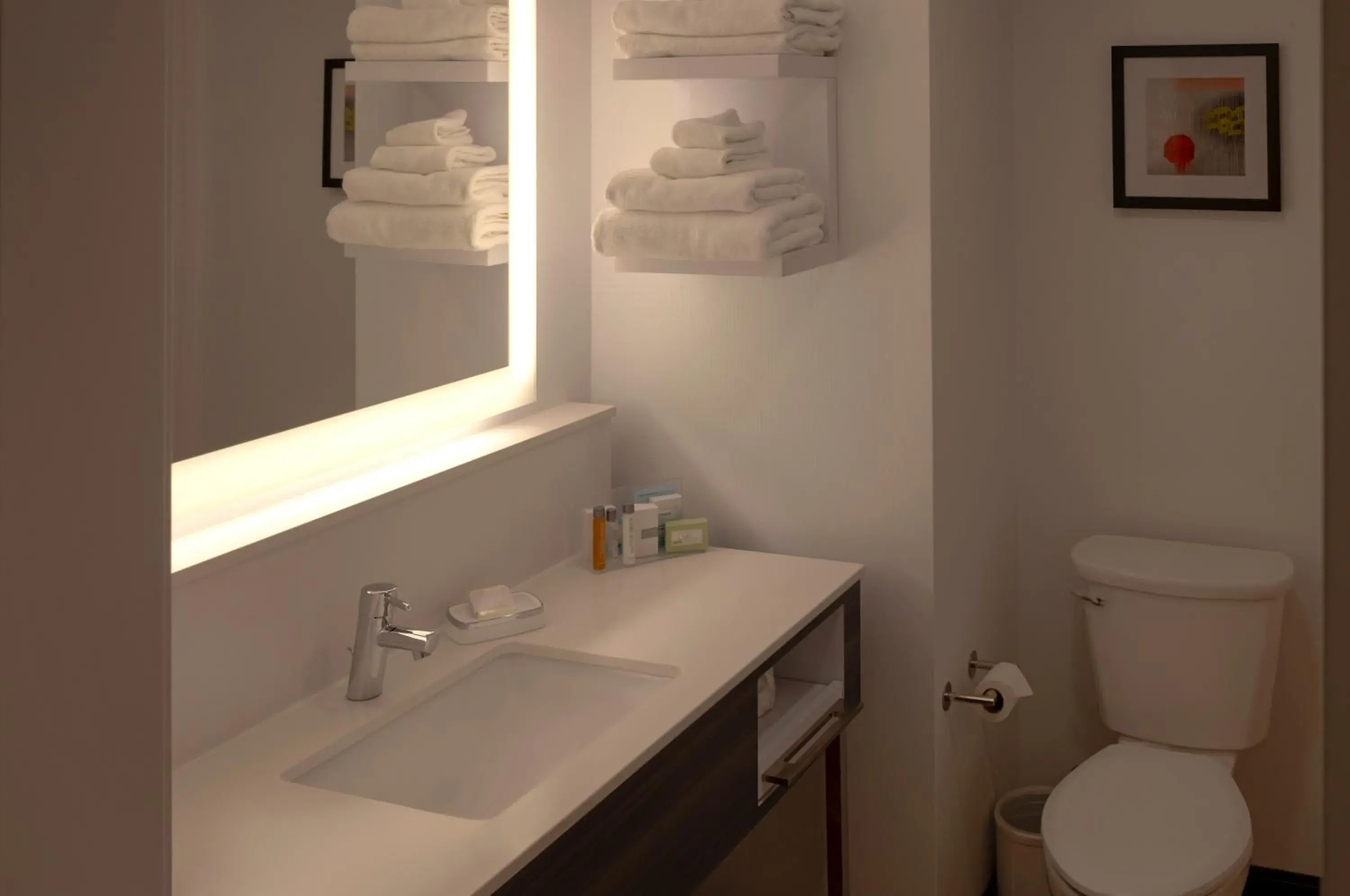 Standard Queen Room with Two Queen Beds in Snoqualmie Inn by Hotel America Standard Queen Room with Two Queen Beds in Snoqualmie Inn by Hotel America