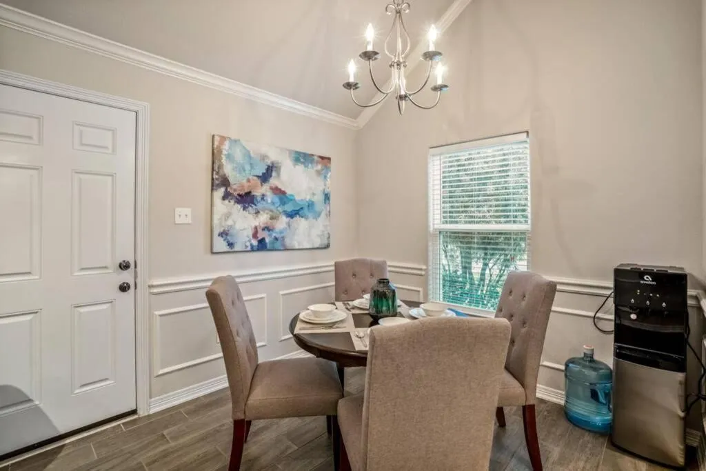 Dining area in Reflection House at East River