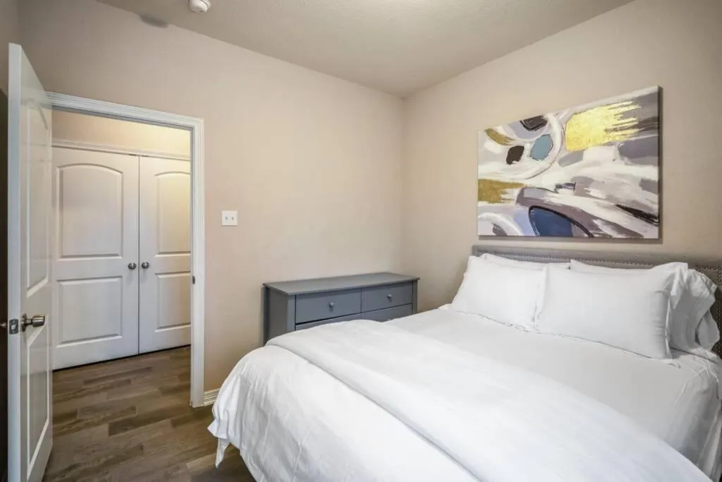 Bedroom, Bed in Reflection House at East River