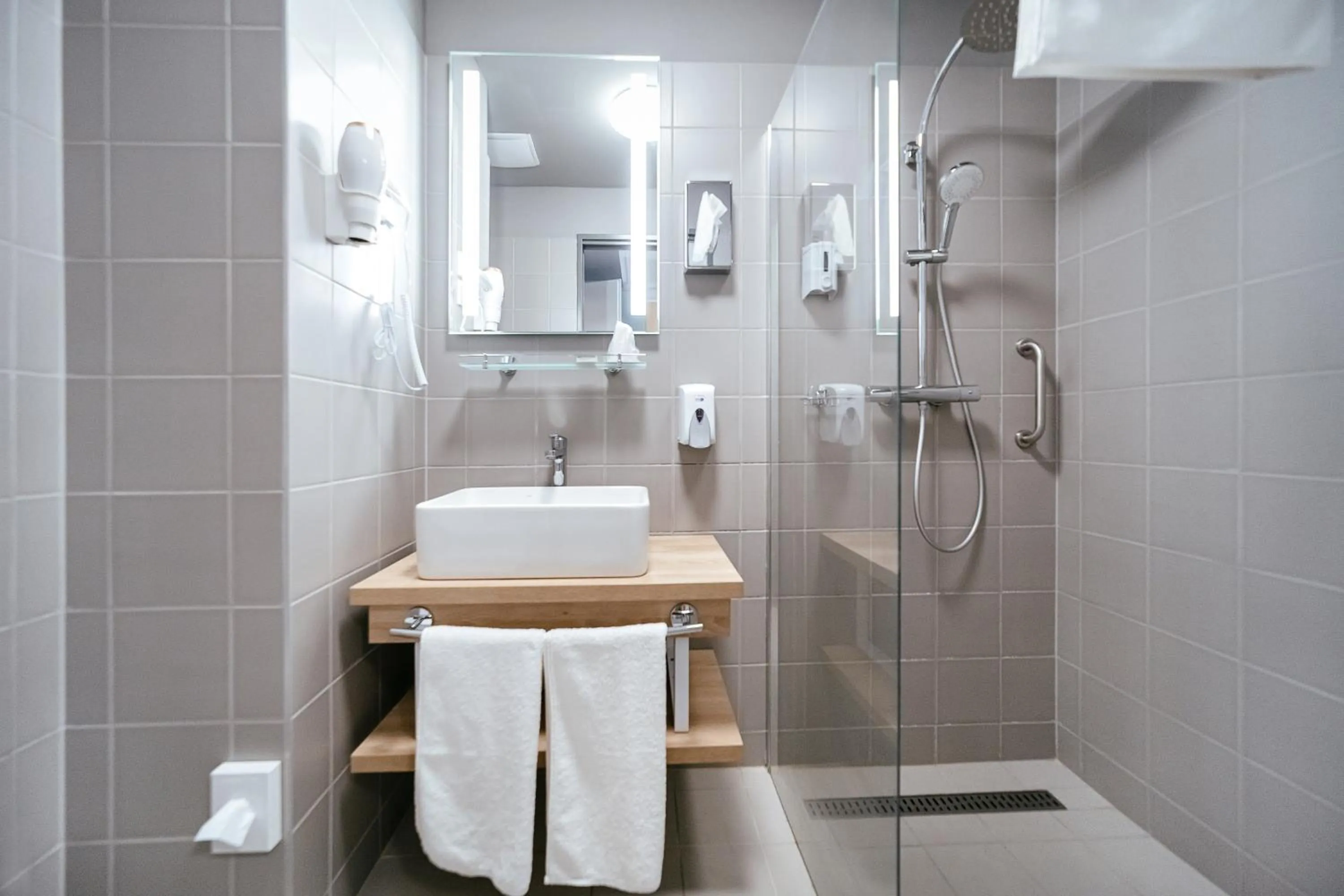 Bathroom in Rákóczi Hotel, Tábor és Rendezvényközpont