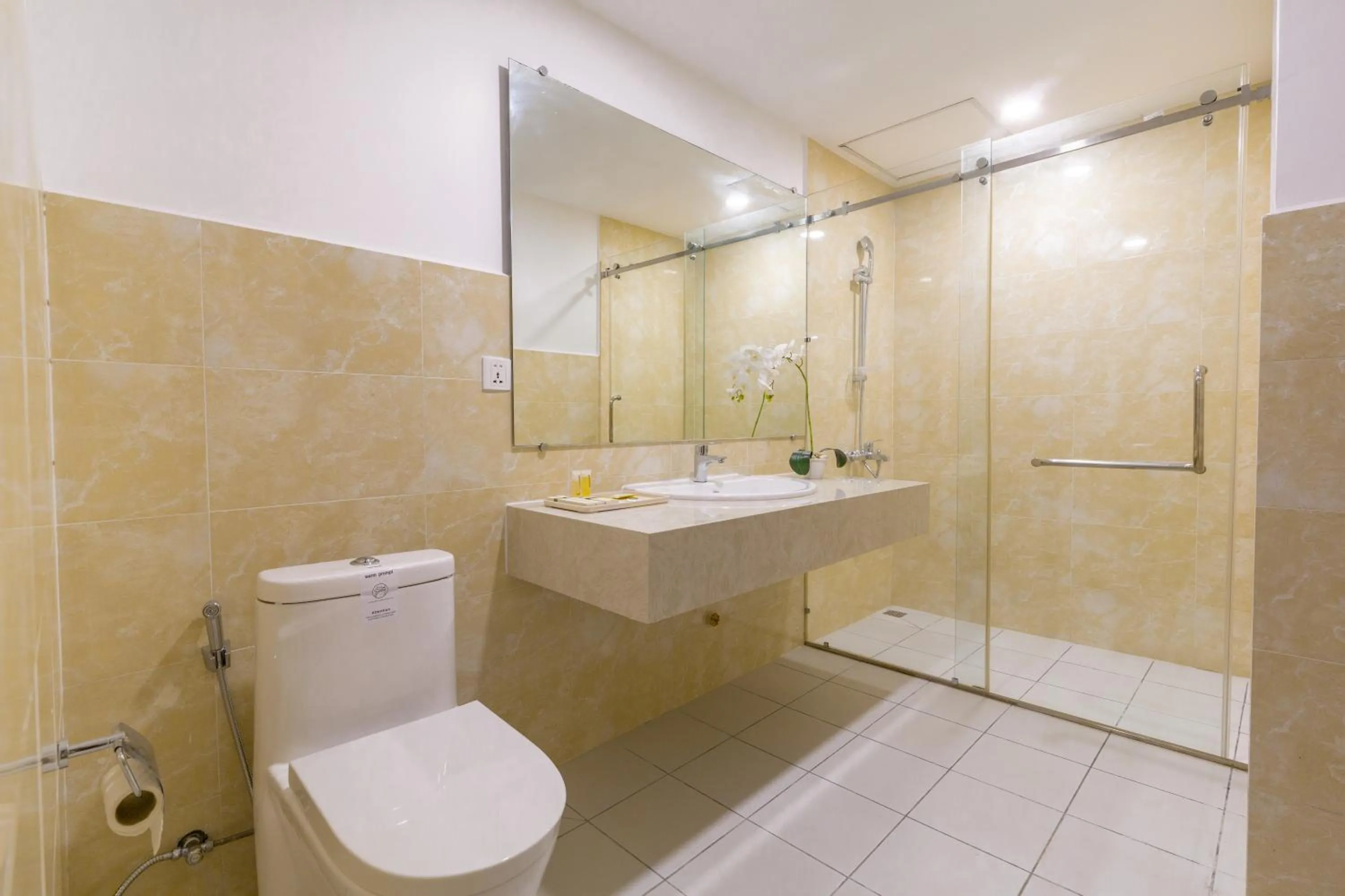 Shower in MekongView 6 CondoTel