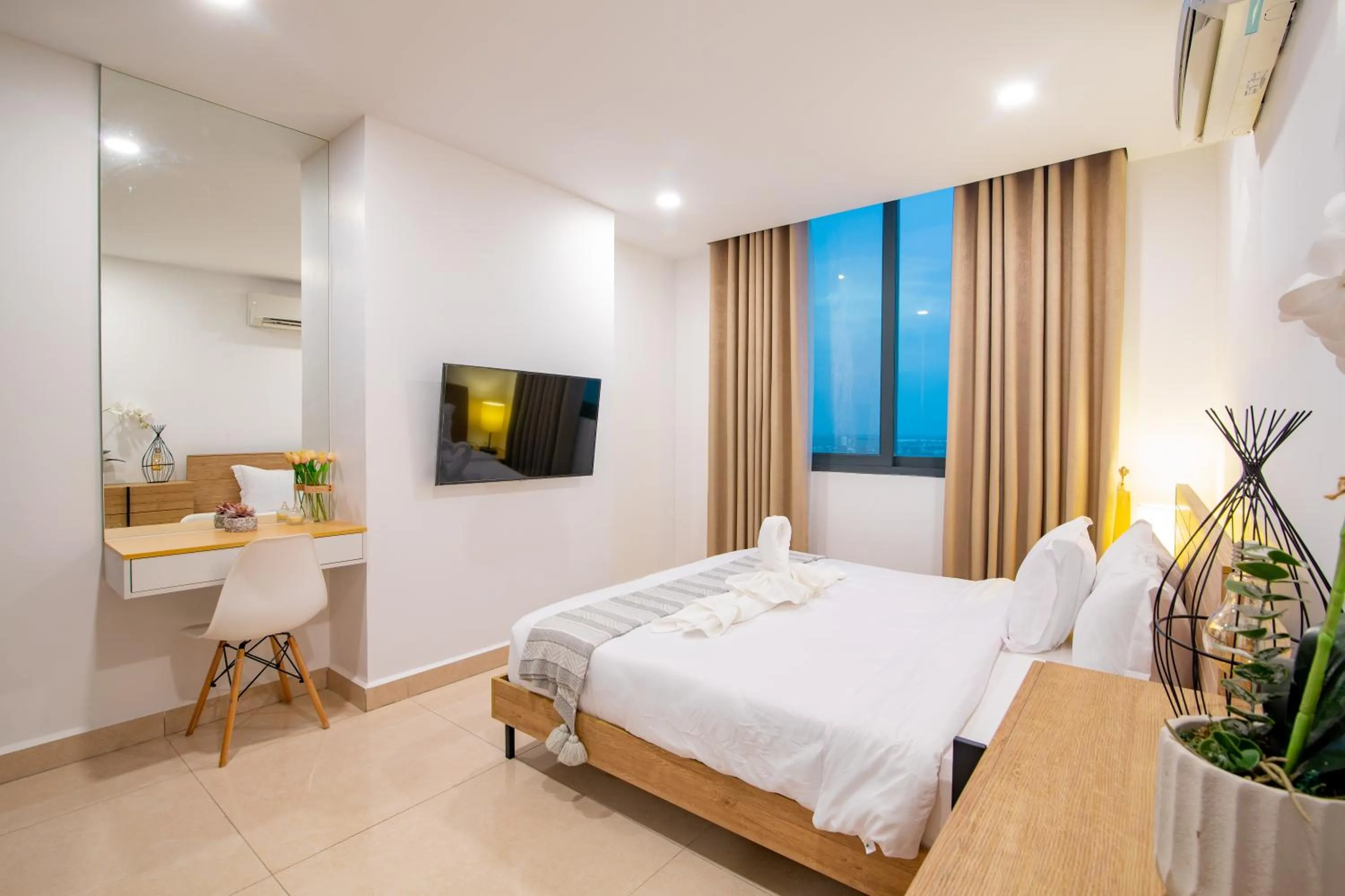 Photo of the whole room, Bed in MekongView 6 CondoTel