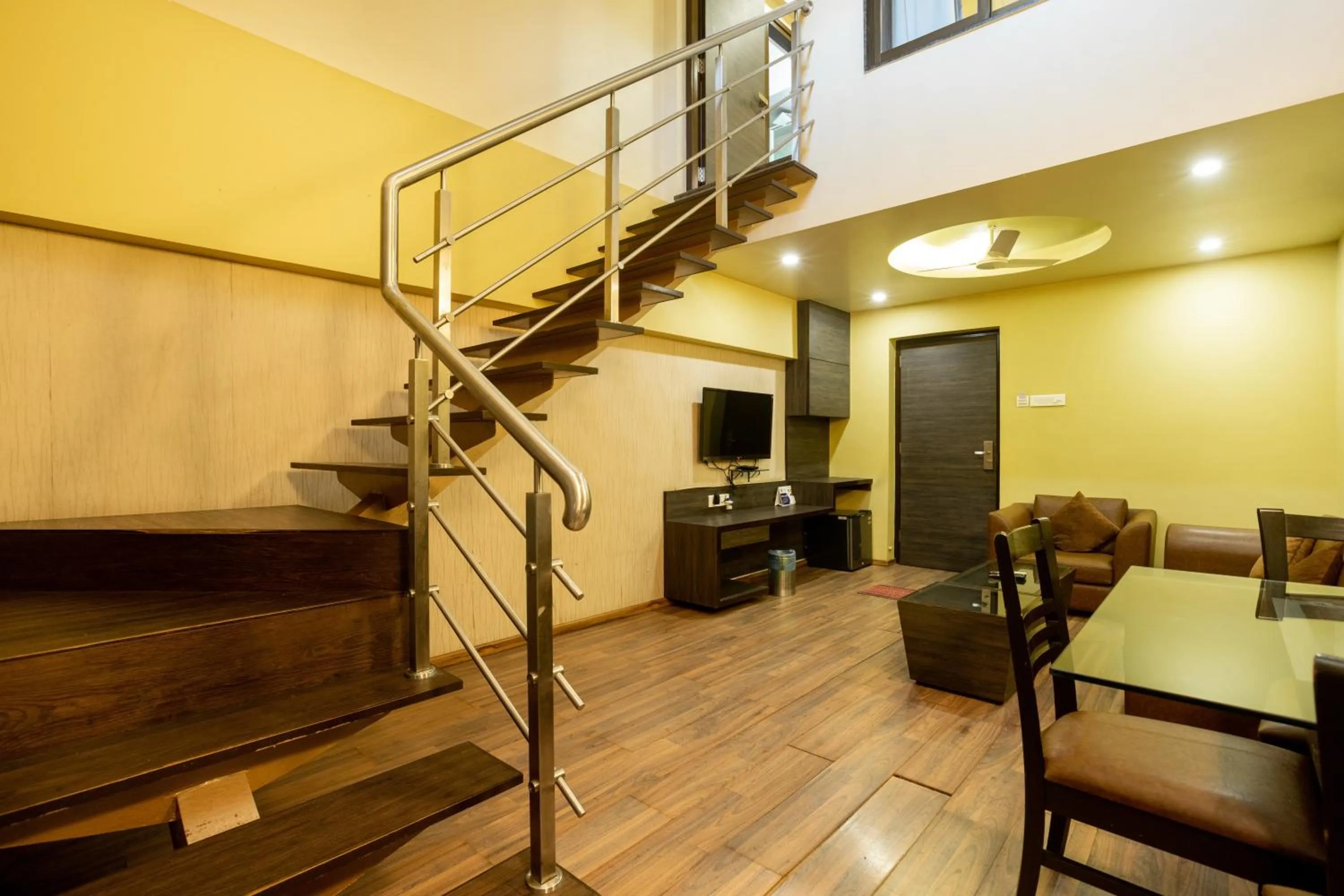 Living room in Zaras Resort Khandala