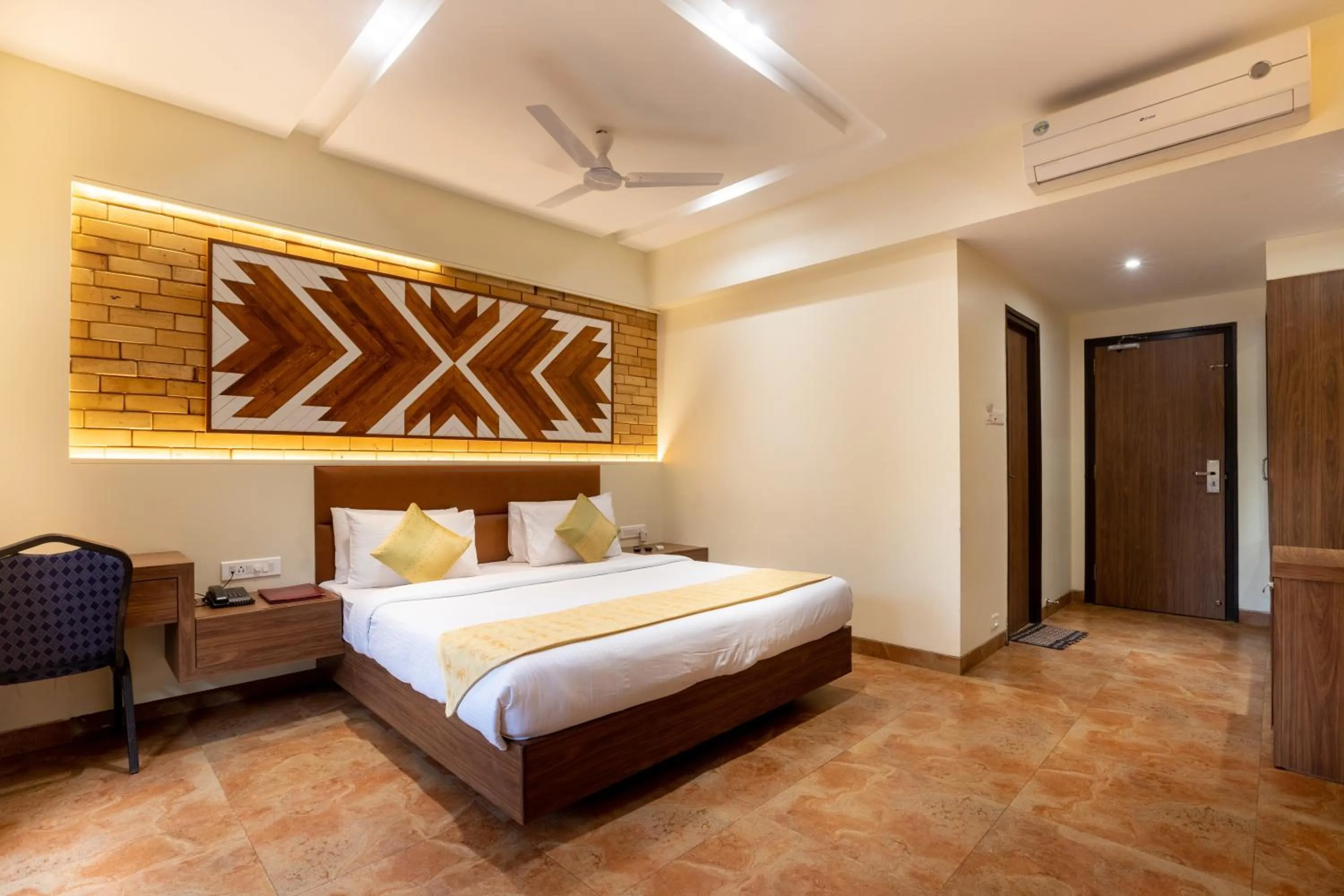 Bed in Zaras Resort Khandala