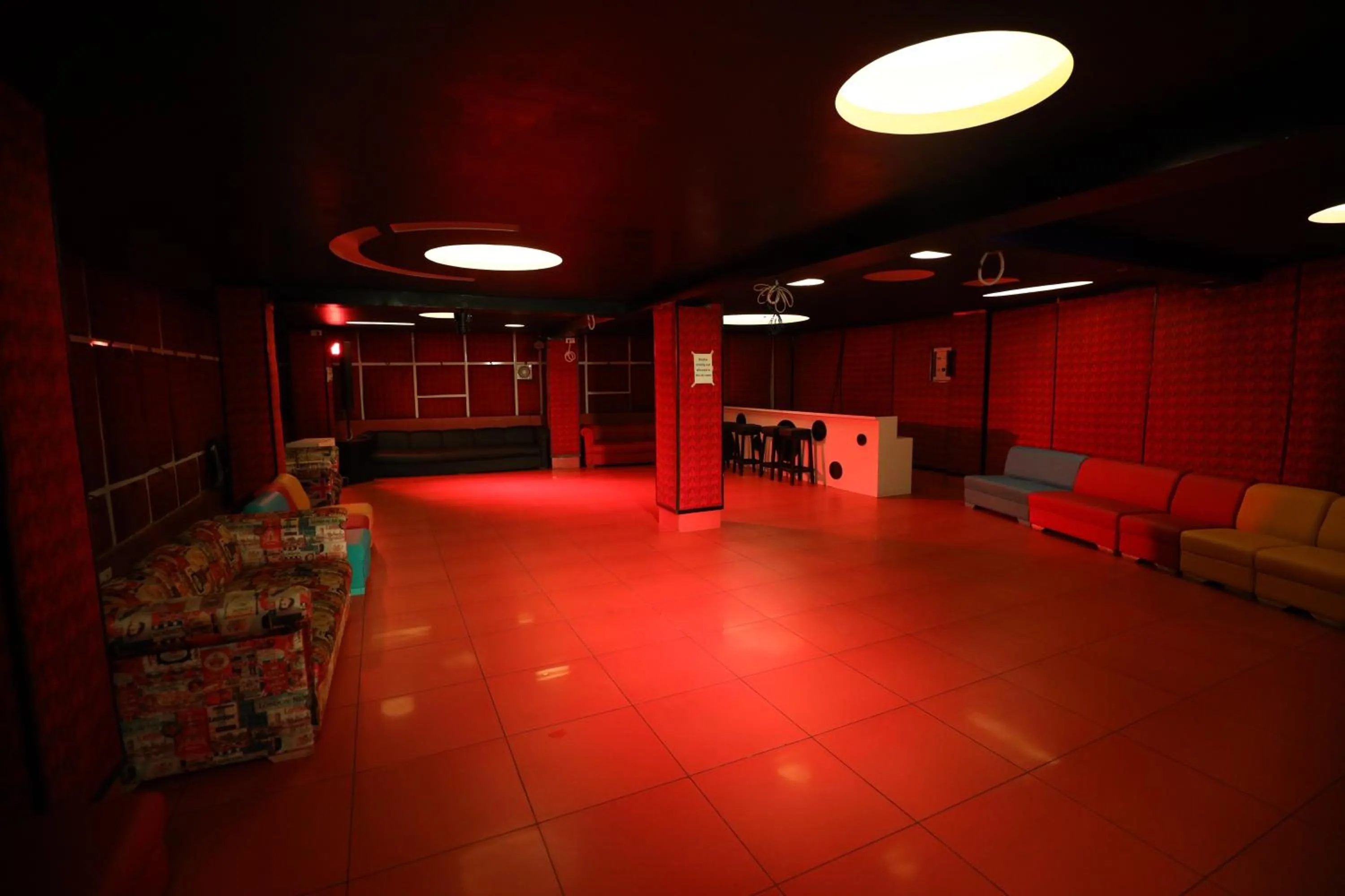 Nightclub / DJ in Avenue 18 Resort