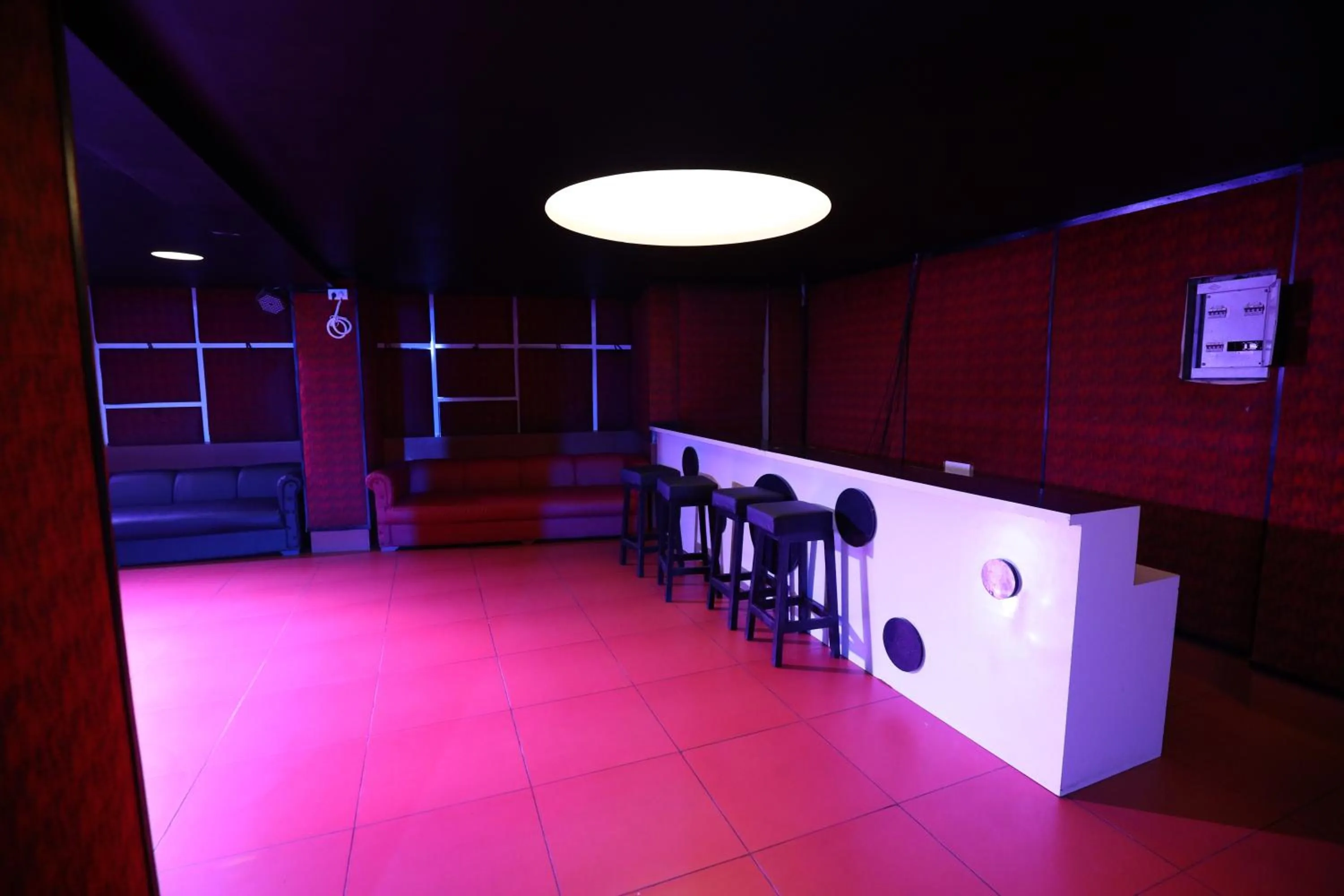 Nightclub / DJ in Avenue 18 Resort