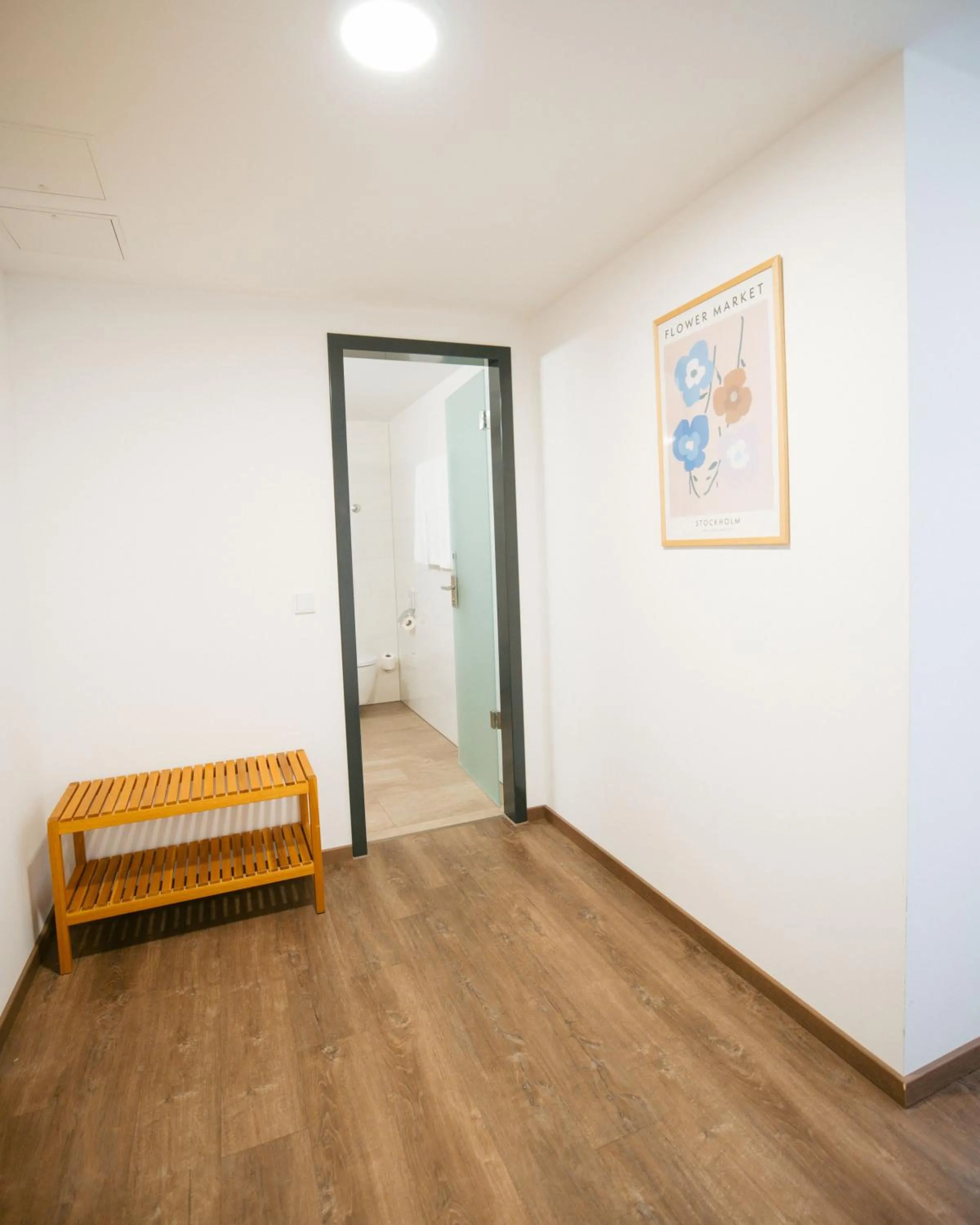 Facade/entrance in Hotel Poellners 20 min von München Hbf