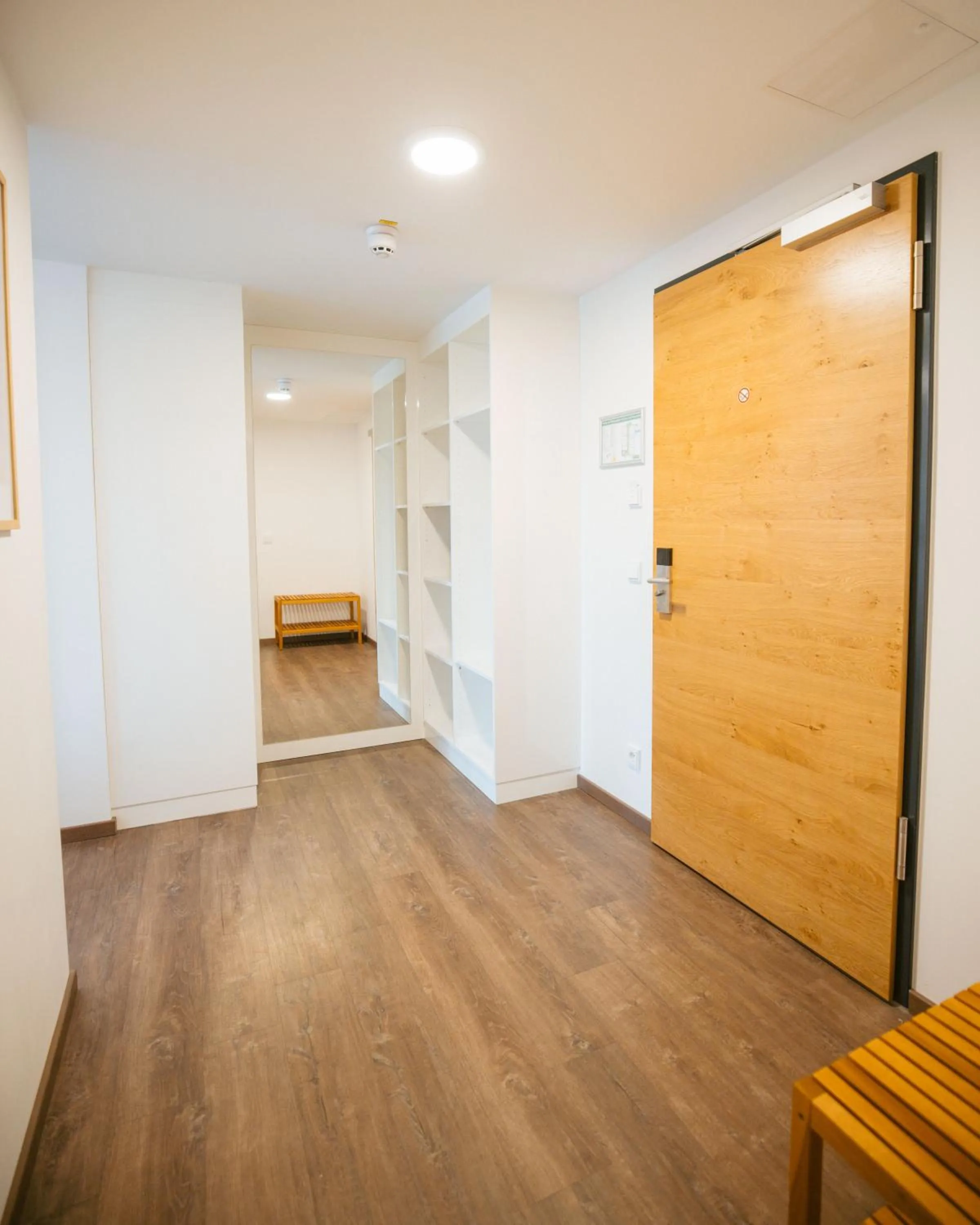 wardrobe in Hotel Poellners 20 min von München Hbf