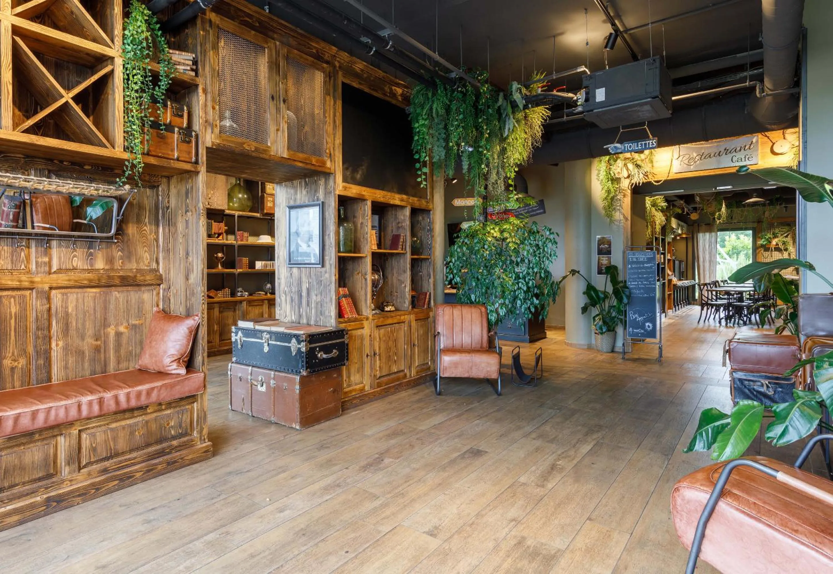 Lobby or reception in B&B HOTEL Clermont-Ferrand A71-A75 La Méridienne