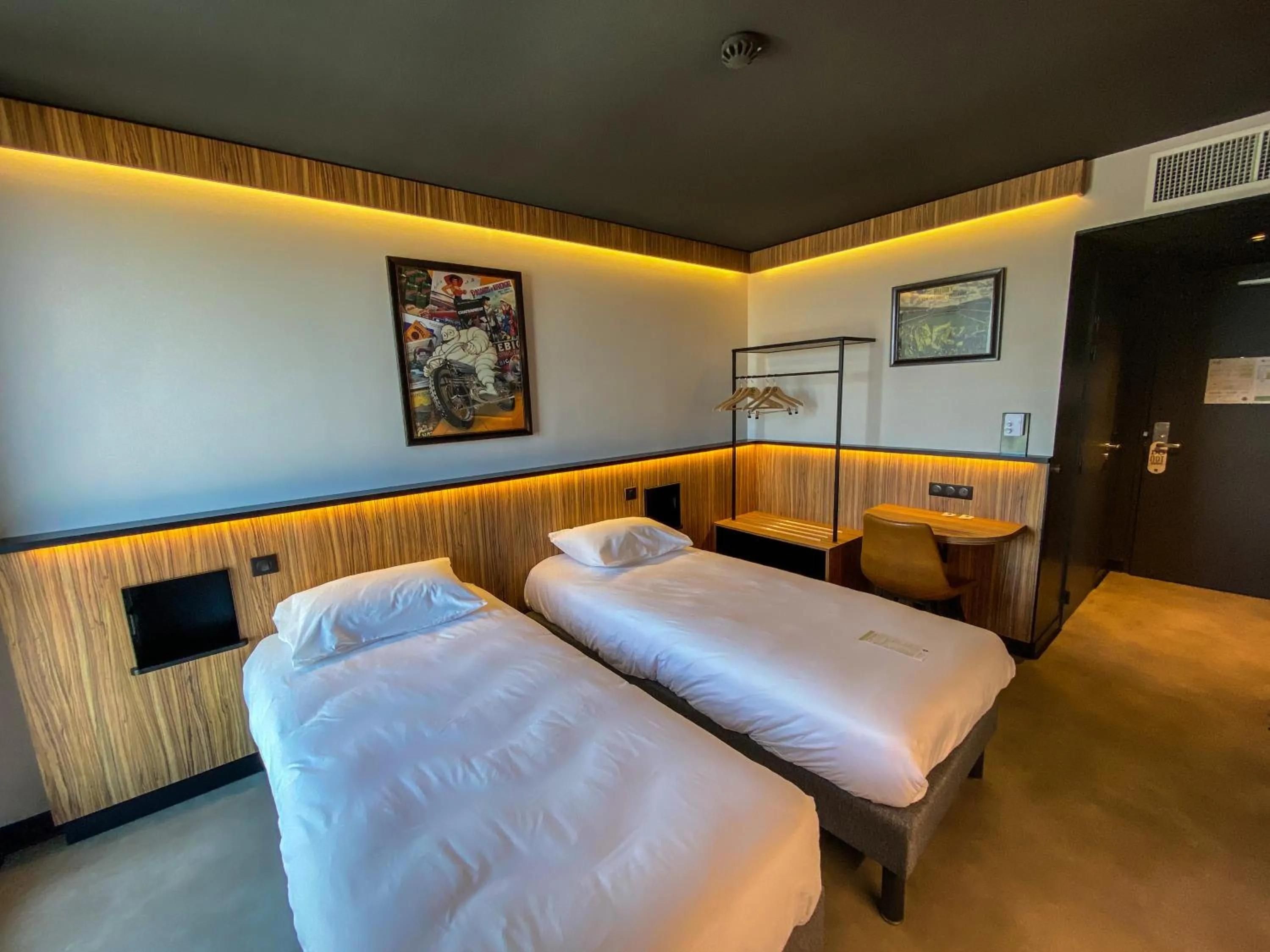 Bedroom, Bed in B&B HOTEL Clermont-Ferrand A71-A75 La Méridienne